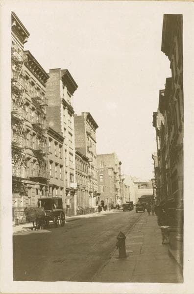 Manhattan: Bank Street - Bleecker Street