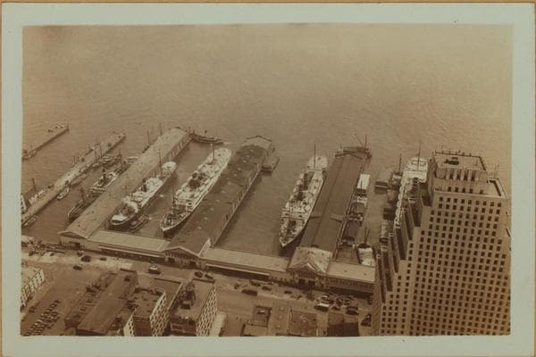 East River - Piers 14-18., 1933