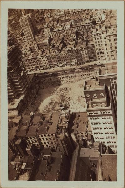 Manhattan: Rockefeller Plaza - 49th Street (West), 1932–1933