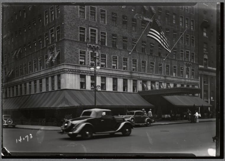 Fifth Avenue Hotel: Fifth Ave.-W 9th St., Manhattan, 1935