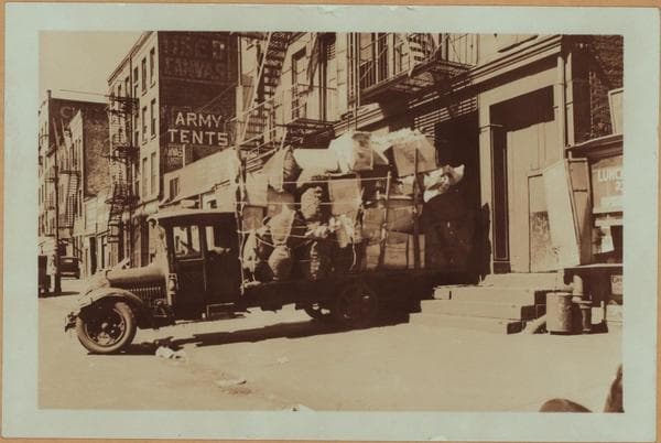Manhattan: South Street - Pike Slip, 1937