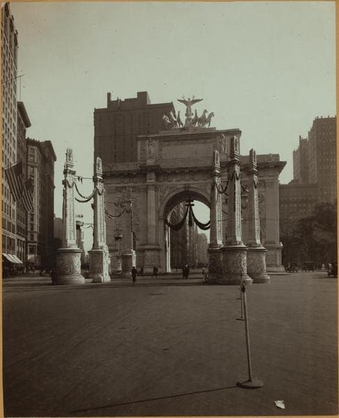Celebrations - Parades - Municipal events - The Victory Arch., 1918