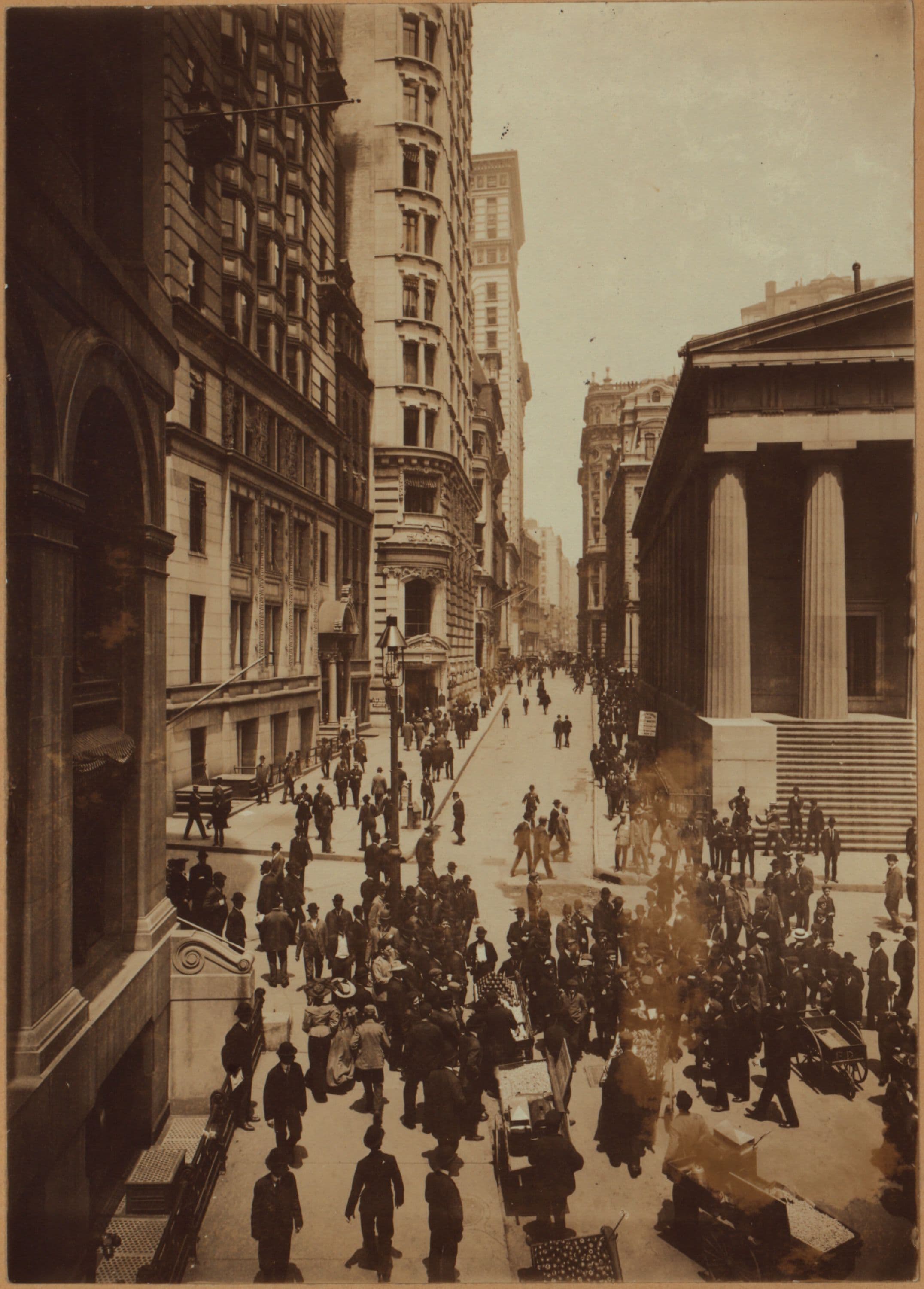 Manhattan: Nassau Street - Wall Street