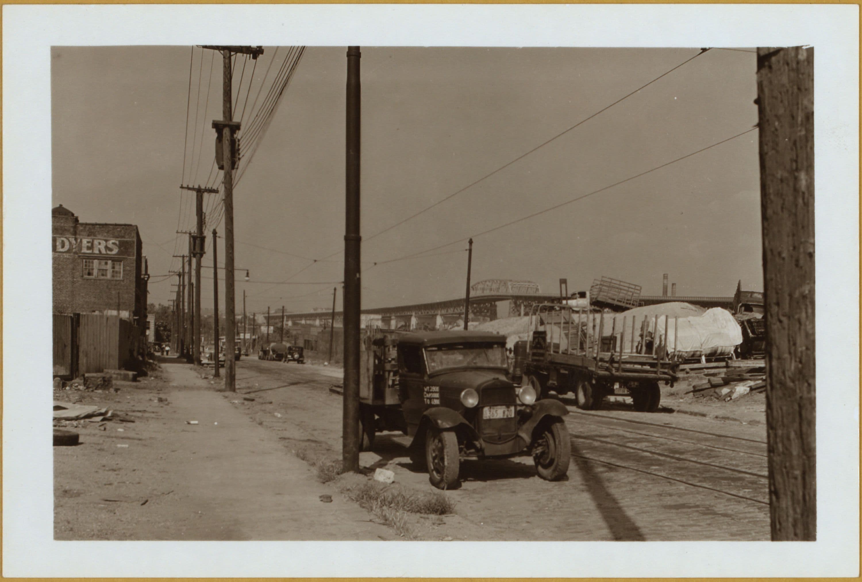 Brooklyn: Meeker Avenue - Van Dam Street