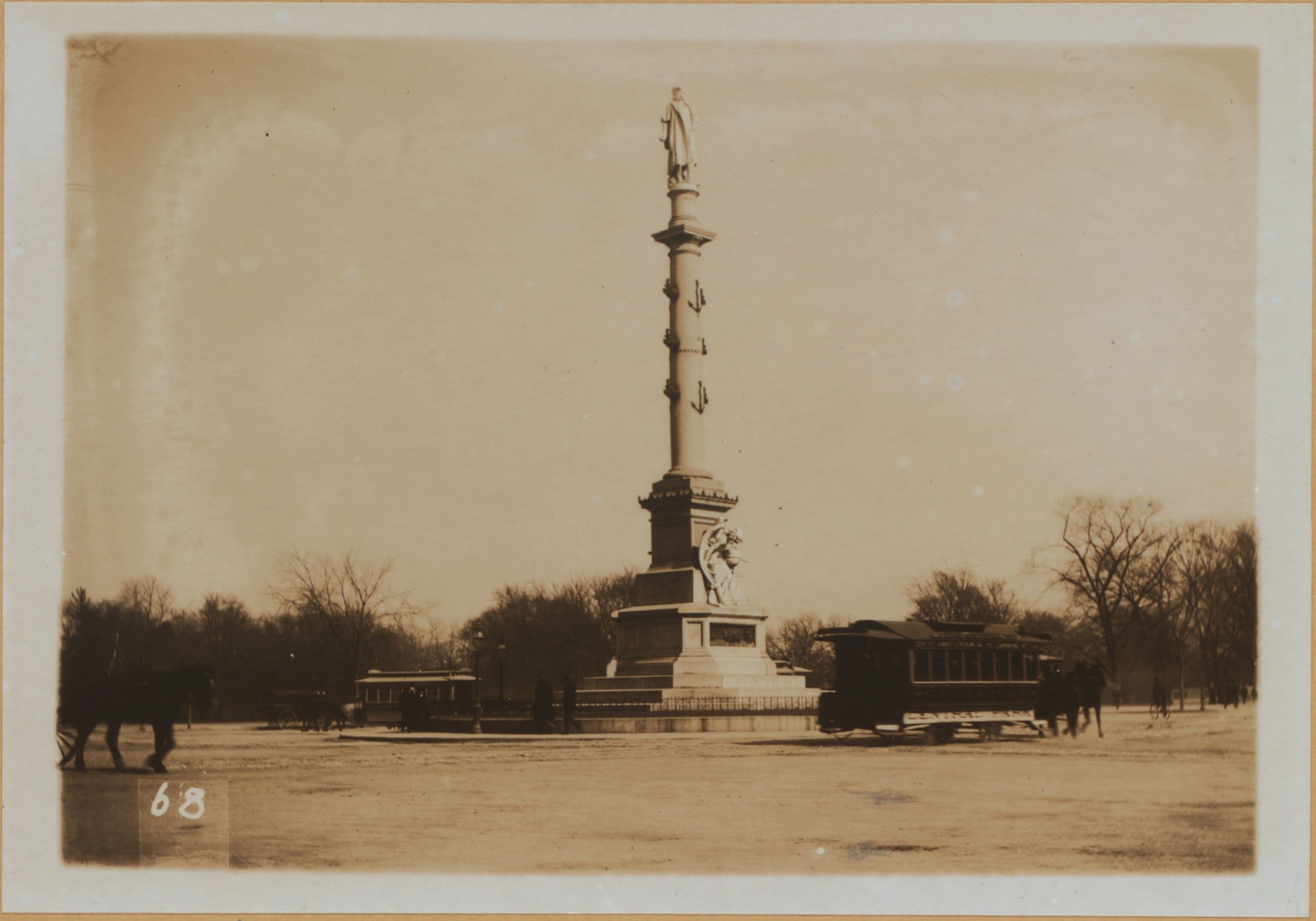Manhattan: Columbus Circle - Columbus Monument.