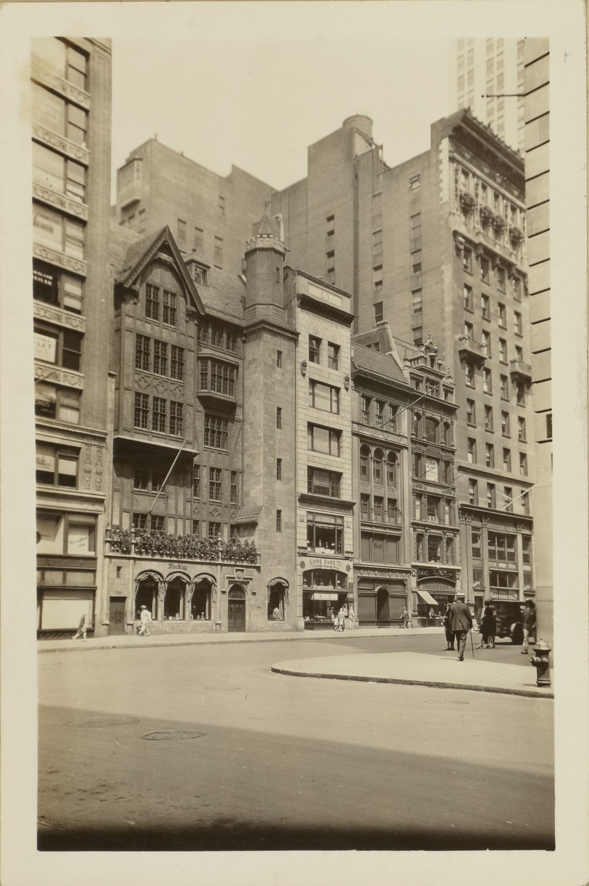Manhattan: 5th Avenue - 46th Street