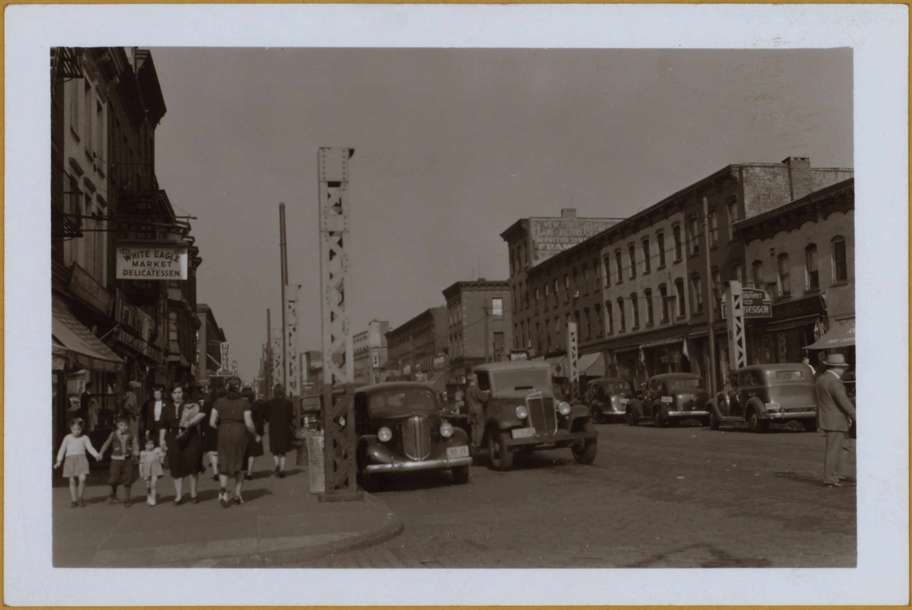 Brooklyn: 5th Avenue - 18th Street