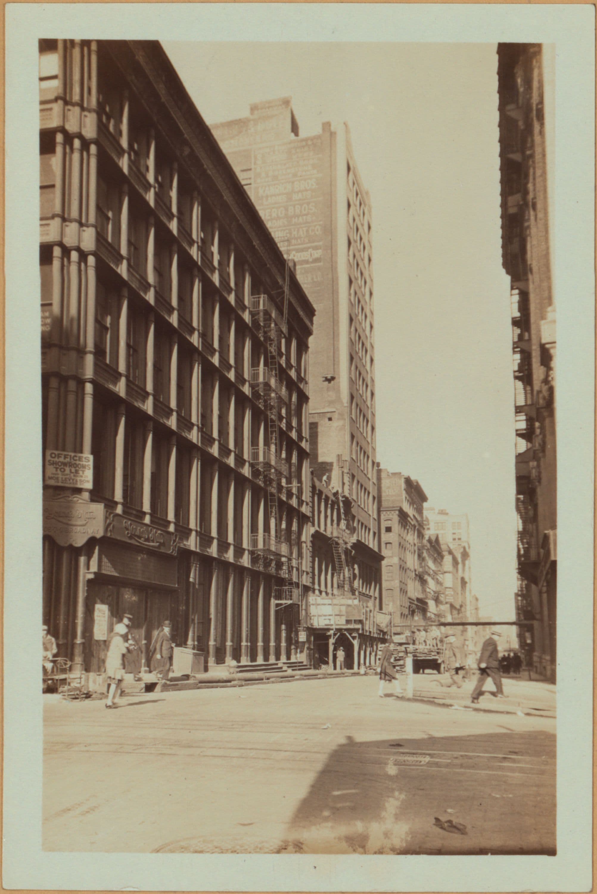 Manhattan: Houston Street (West - Broadway