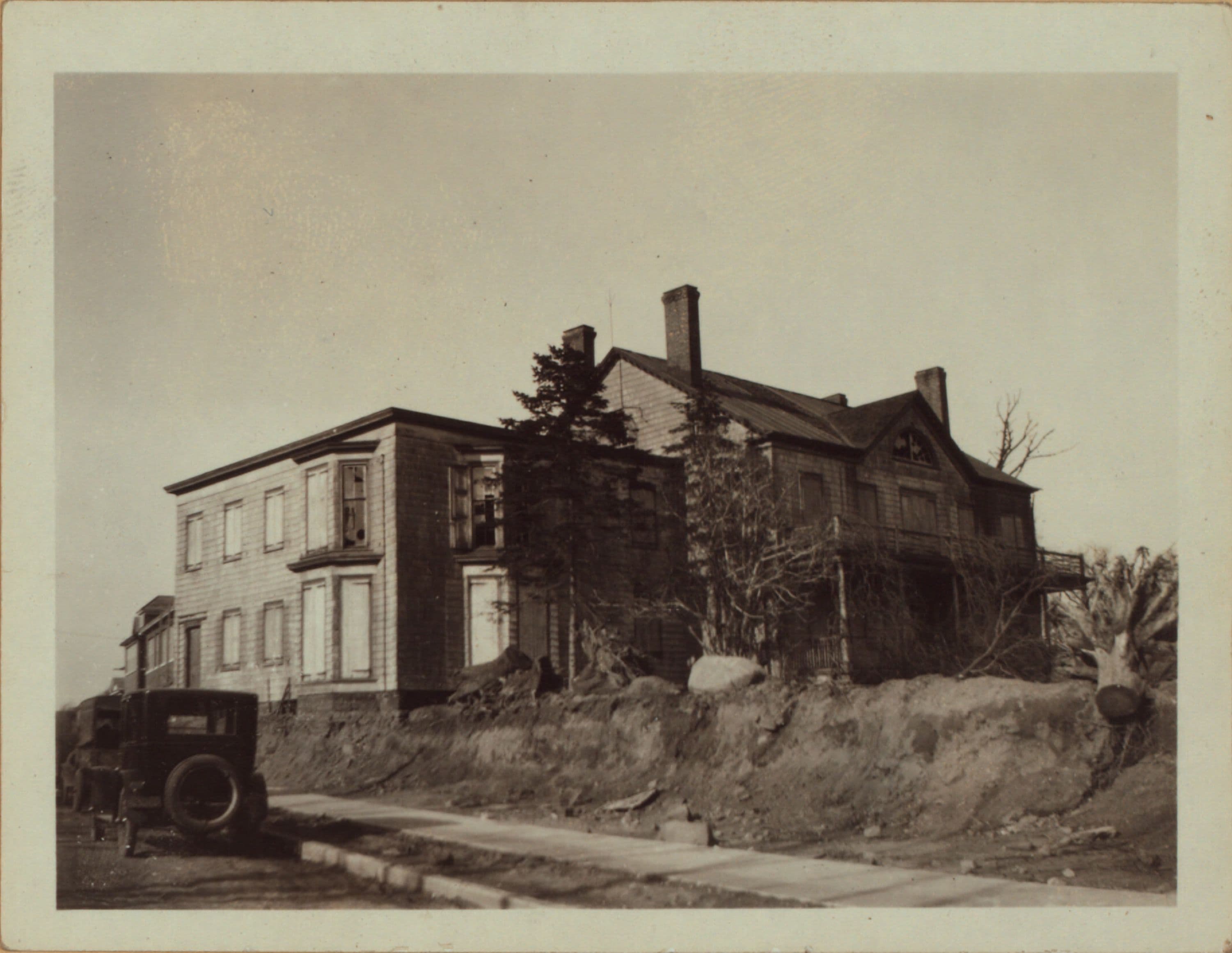 Queens: 37th Avenue - 93rd Street
