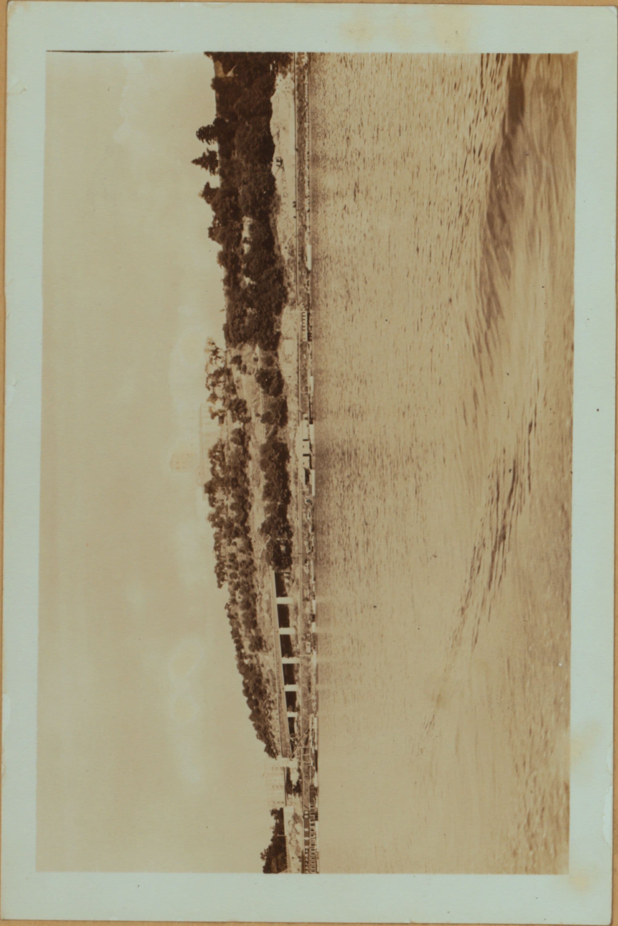 North (Hudson) River - Shore and skyline - Manhattan - George Washington Bridge.