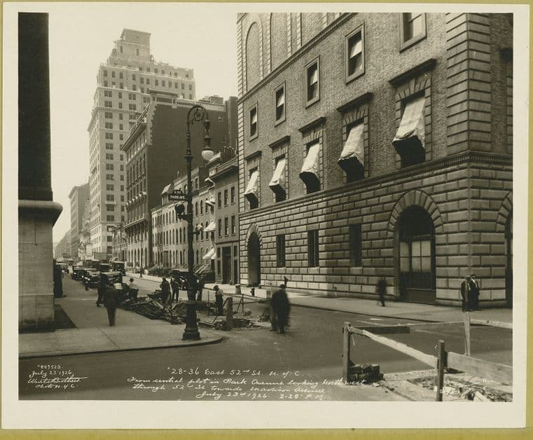 52nd Street (East) #28-36 - Park Avenue - Madison Avenue - N, looking west