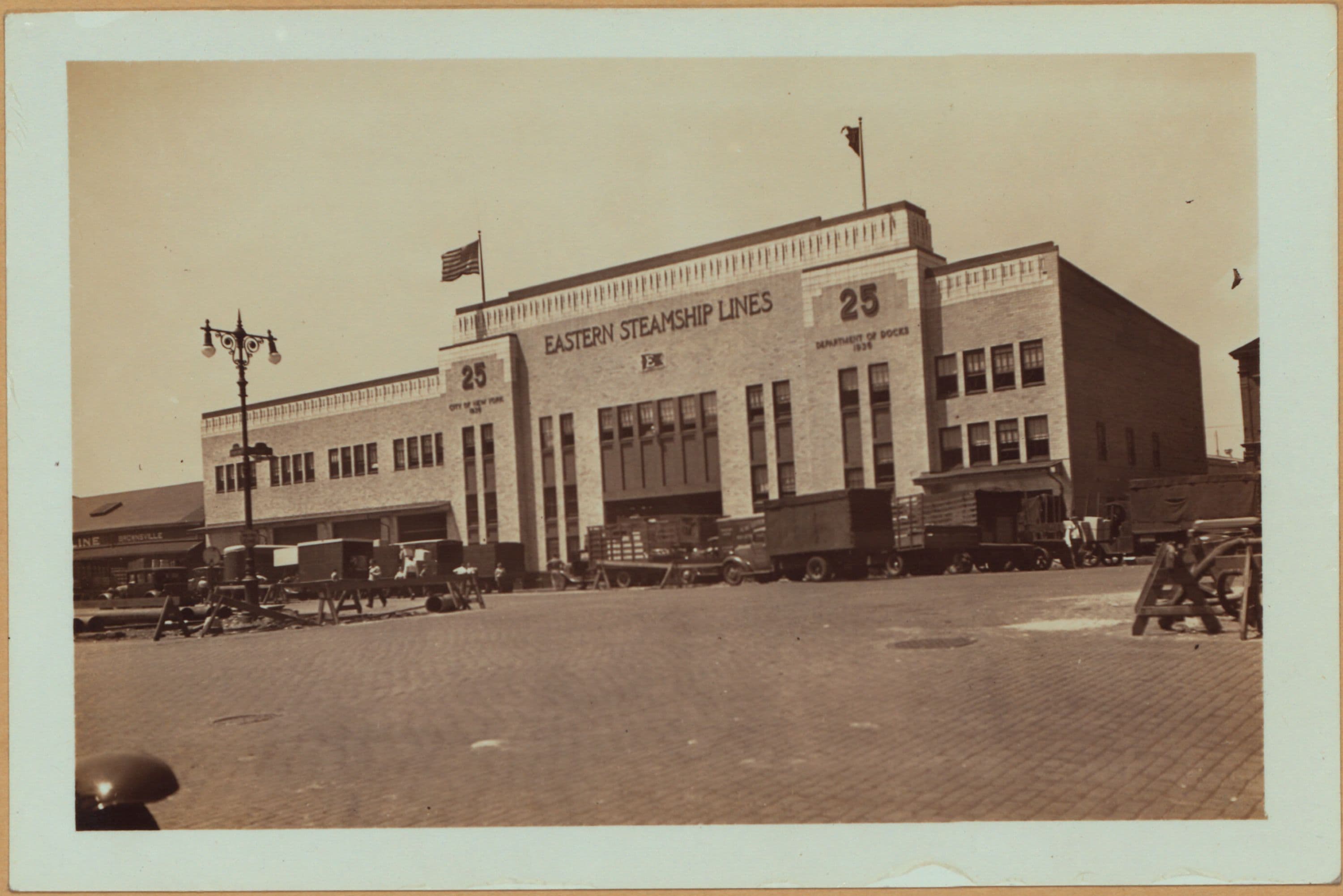 Manhattan: West Street - North Moore Street