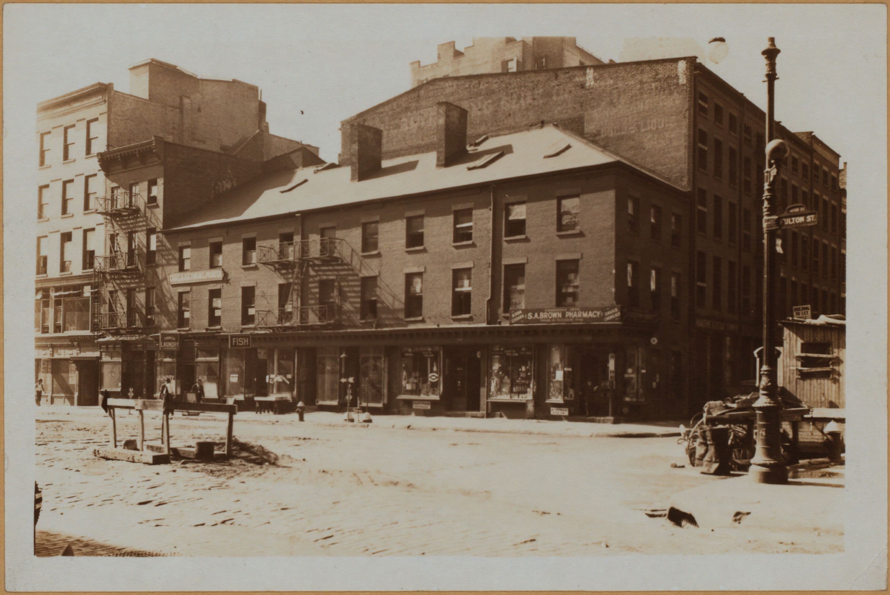 Manhattan: Fulton Street - Water Street