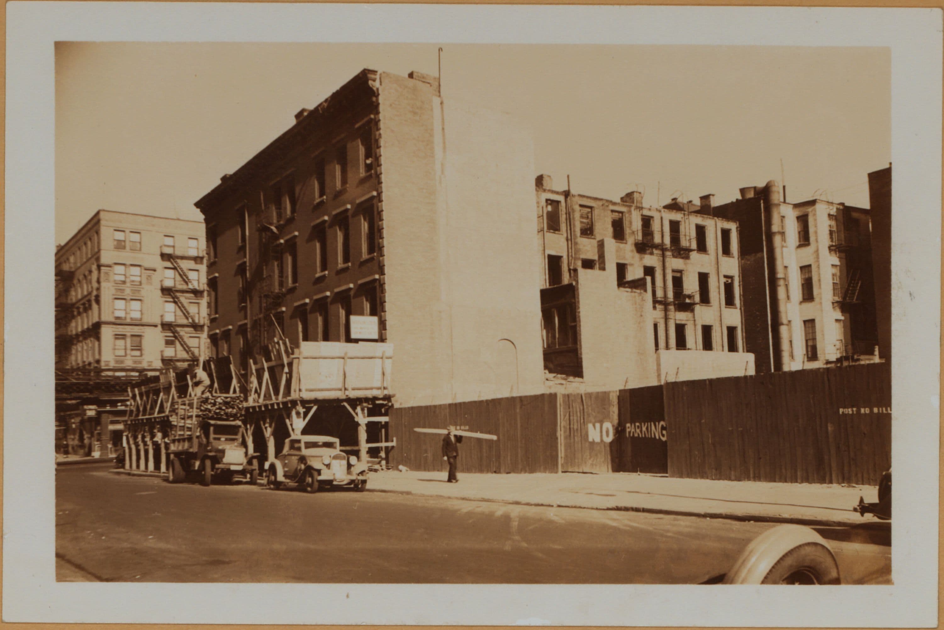 Manhattan: 52nd Street (West) - 6th Avenue