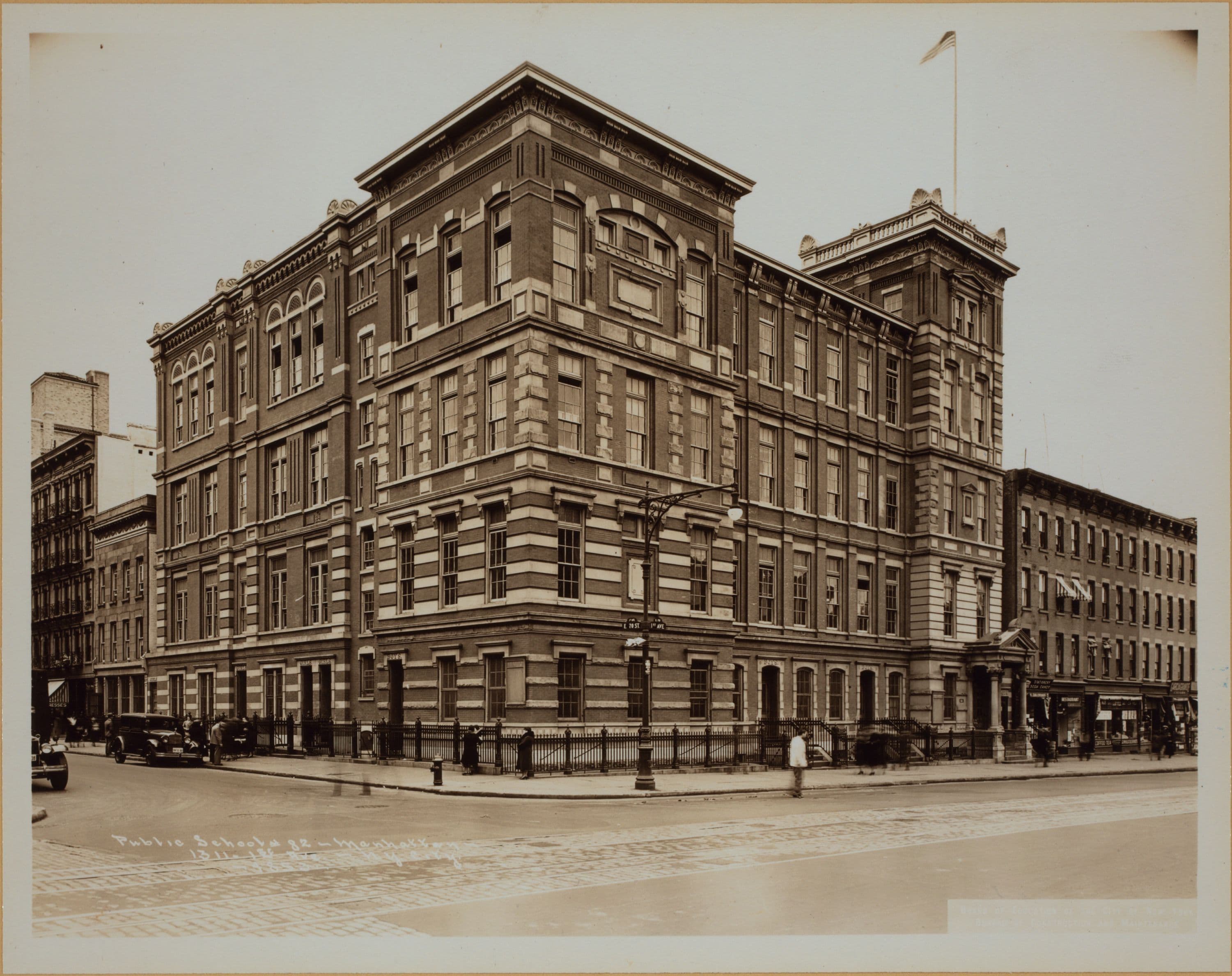 Manhattan: 1st Ave. - 70th St. E.