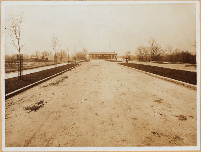 Bronx: Esplanade - Lurting Avenue