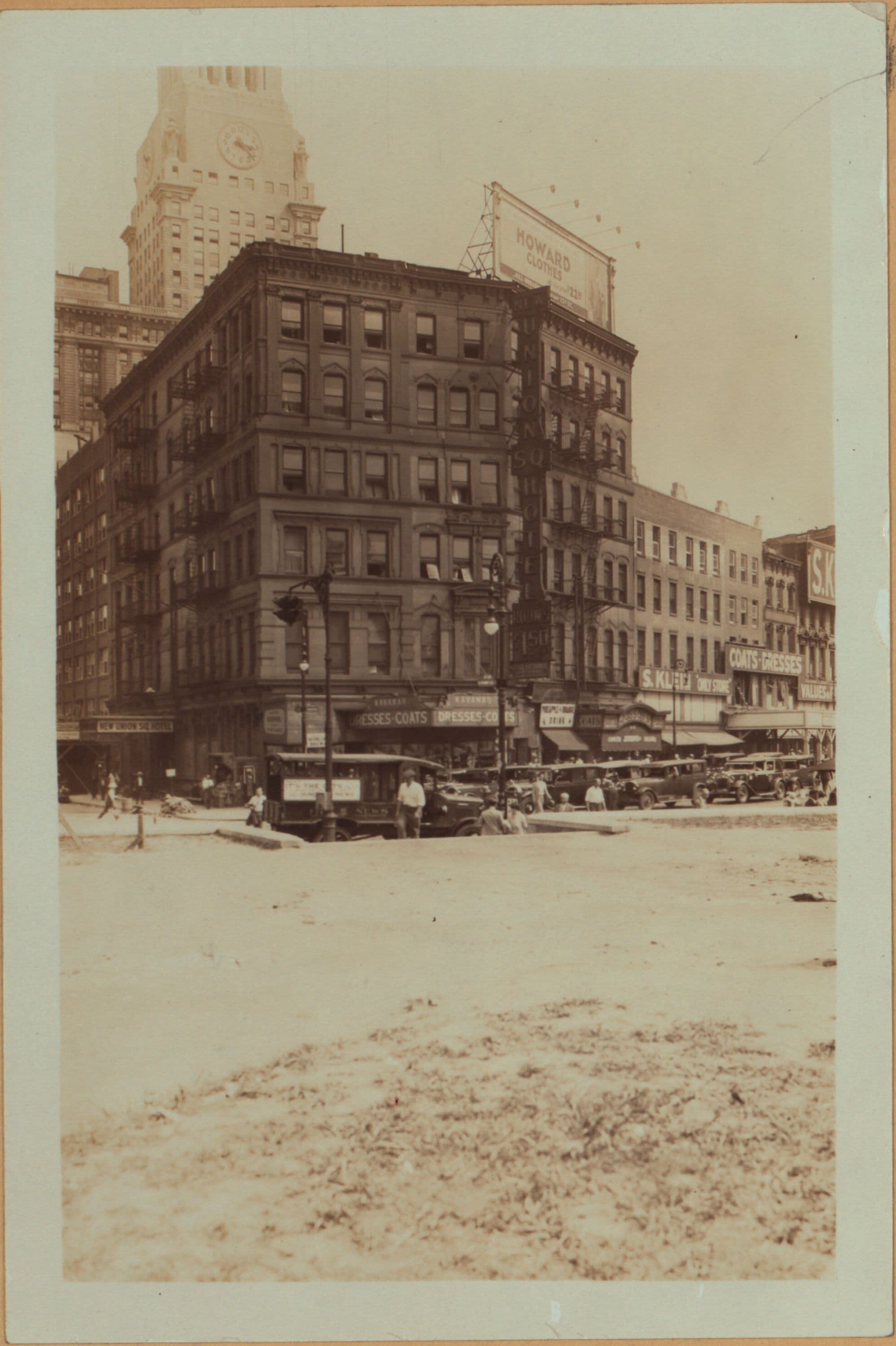 Manhattan: Union Square (East) - 15th Street.