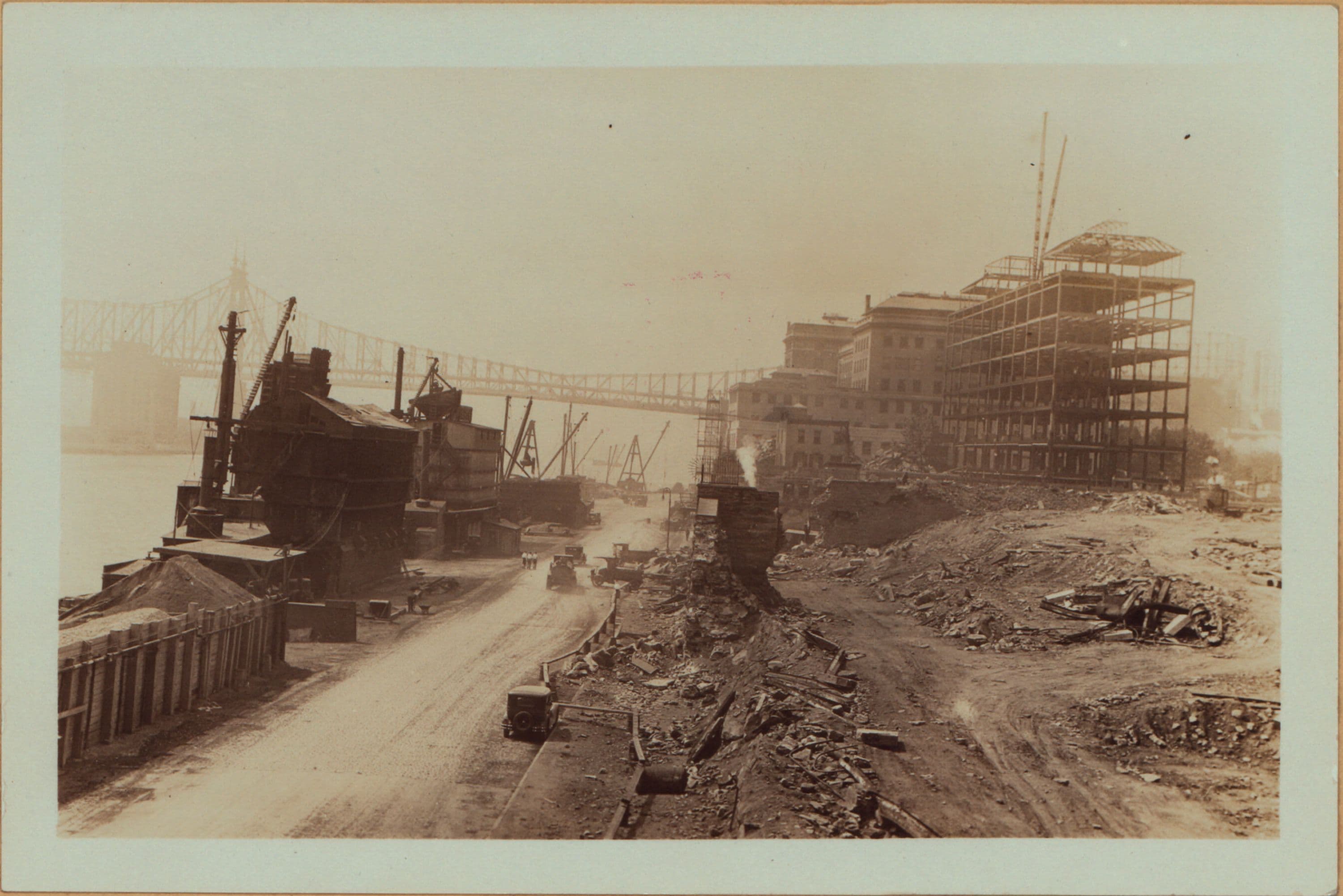 Manhattan: Marie Curie Avenue - 70th Street