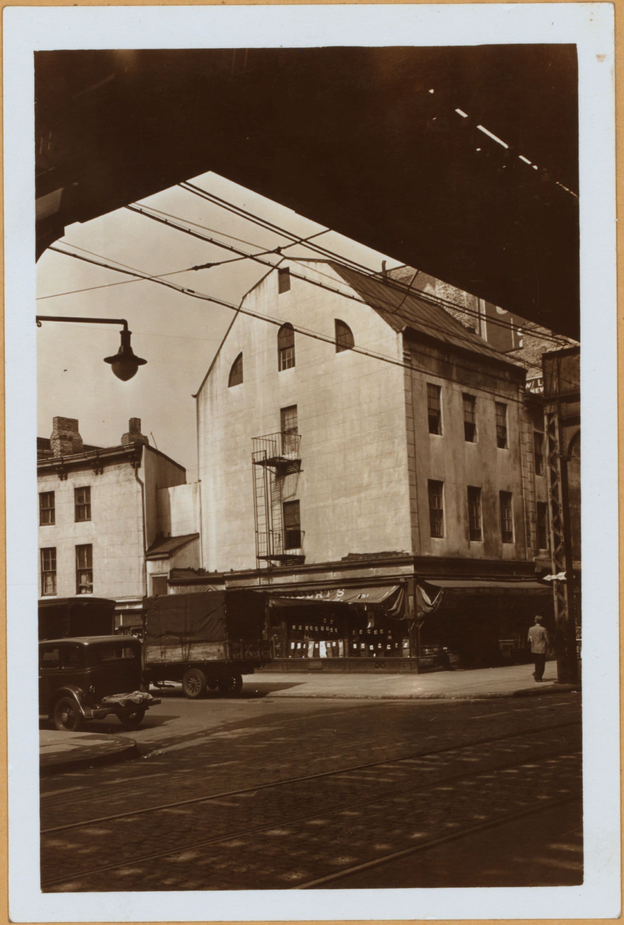 Brooklyn: Myrtle Avenue - Lawrence Street