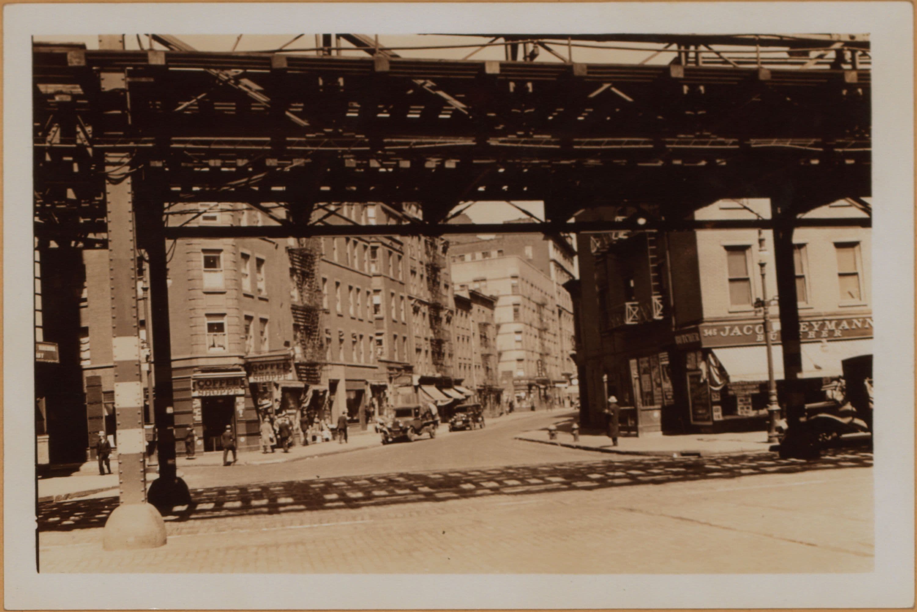 Manhattan: 4th Street (West) - 6th Avenue