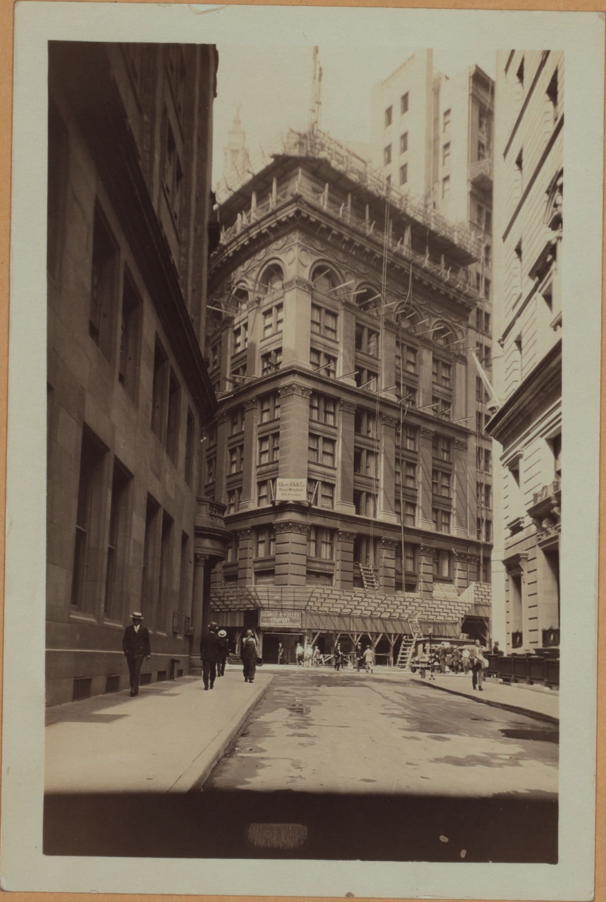 Manhattan: South William Street - Mill Lane