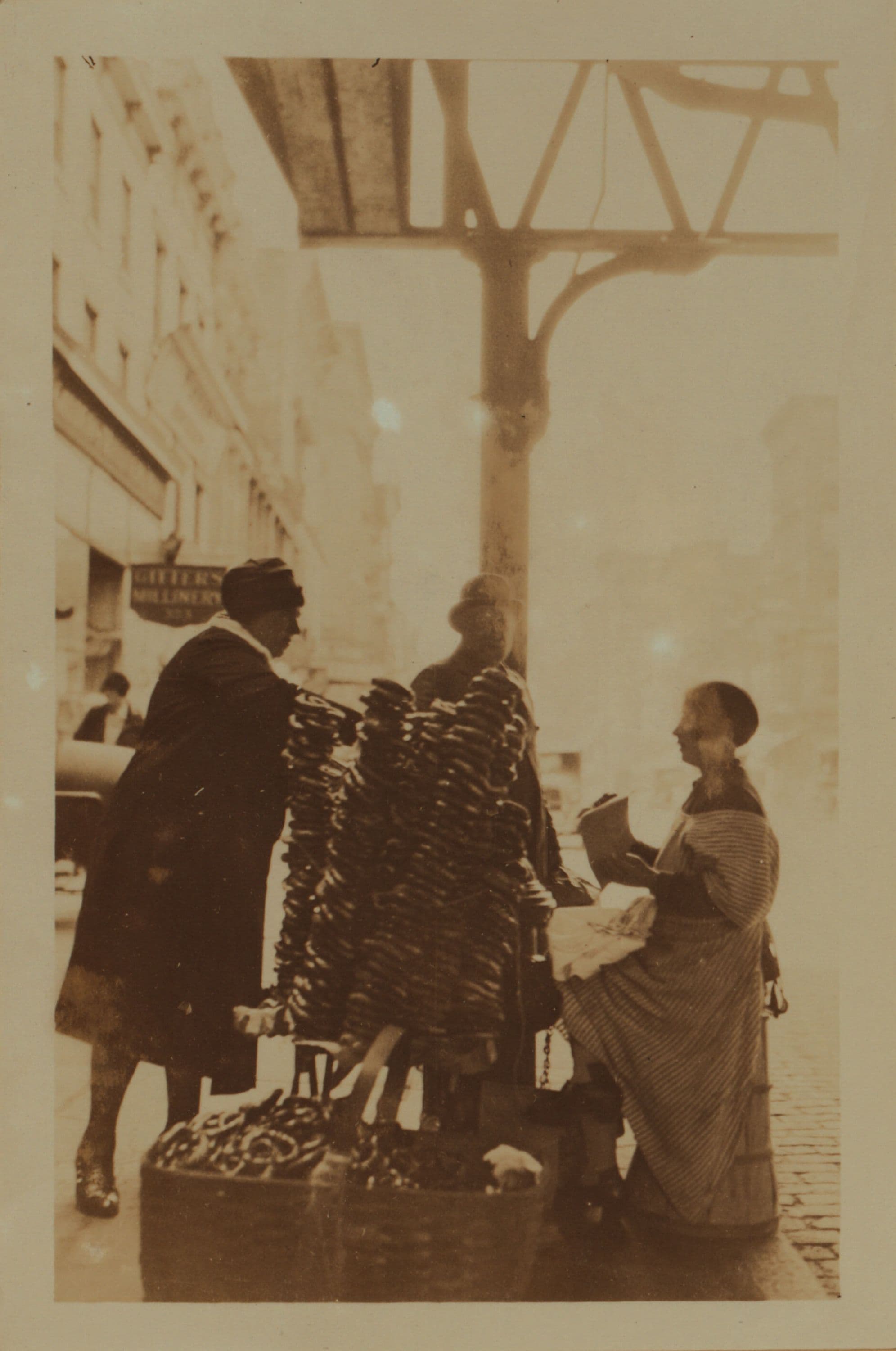 Occupations - Peddlers - Food - Refreshment vendors - Pretzels., 1927–1933