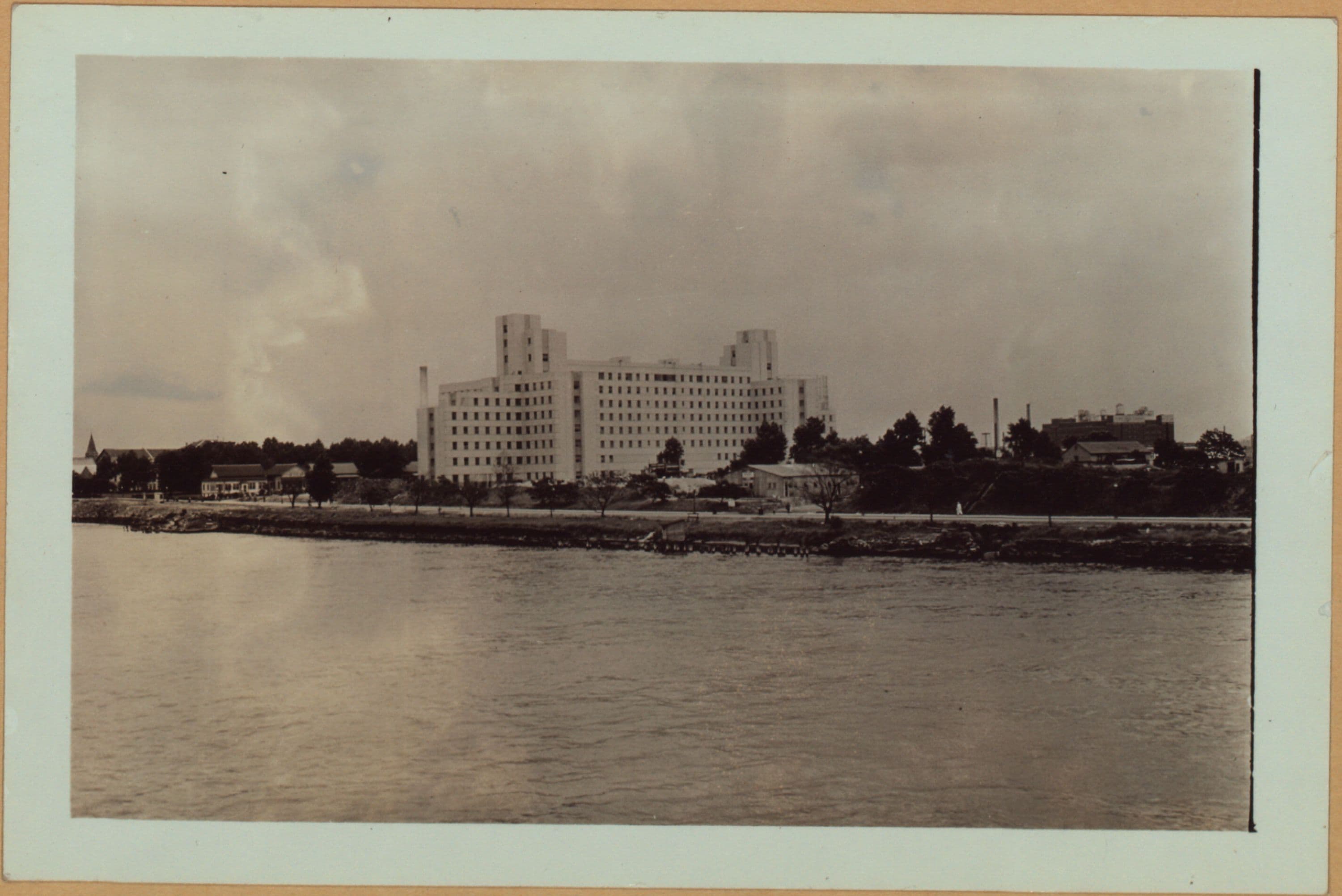 Manhattan: Welfare Island.