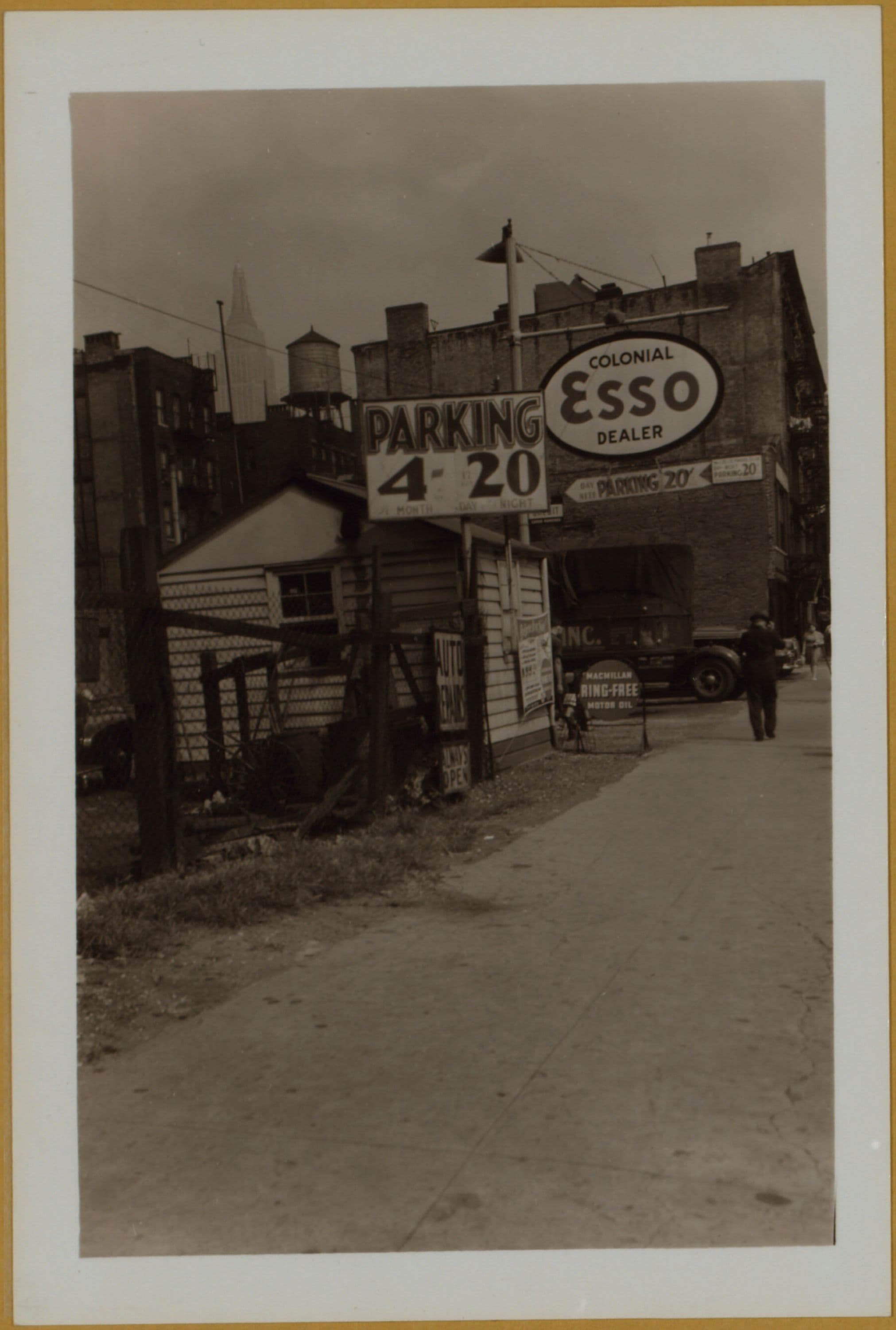 Manhattan: 26th Street (West) - 5th Avenue, 1941