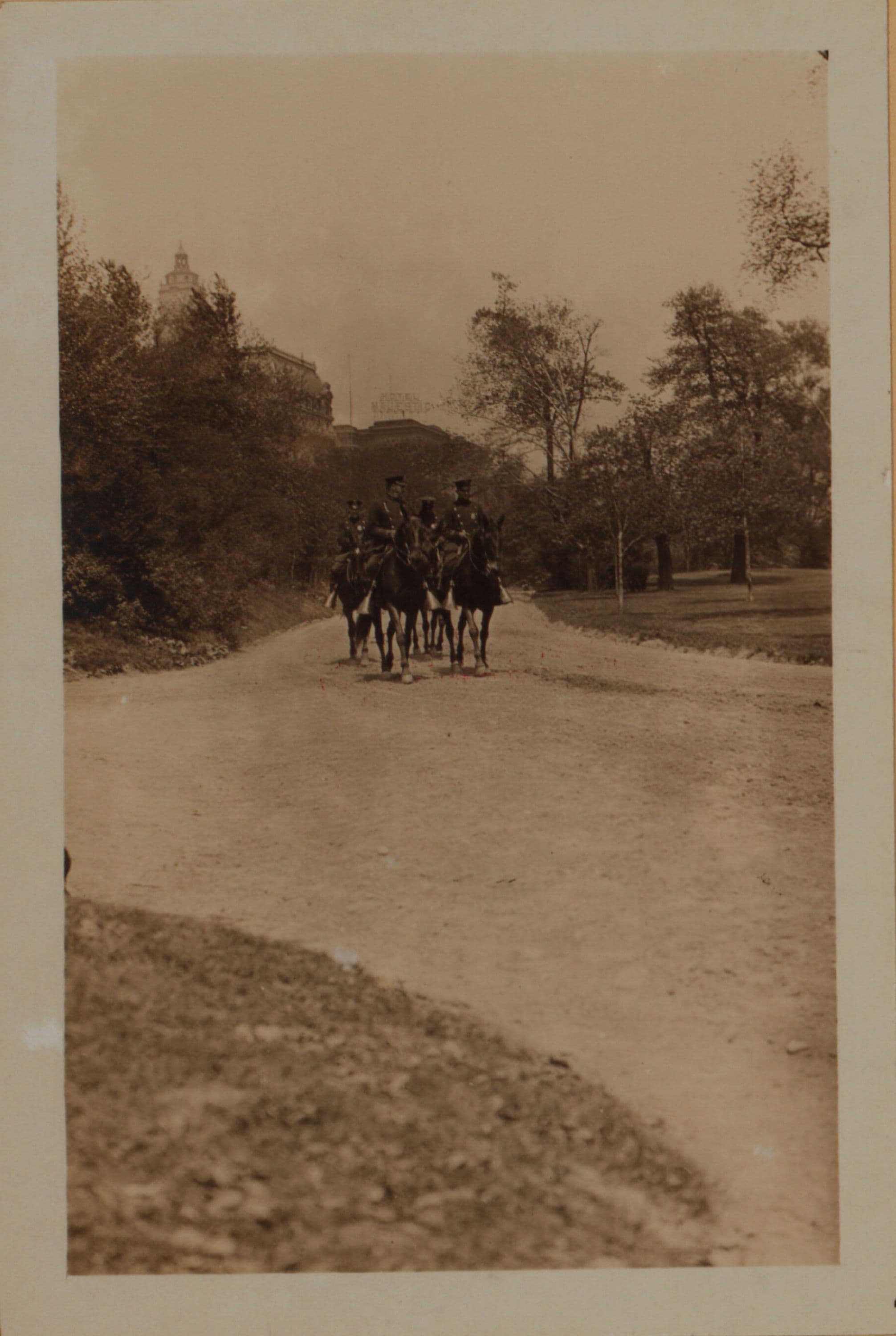 Manhattan: Central Park - Bridal path.