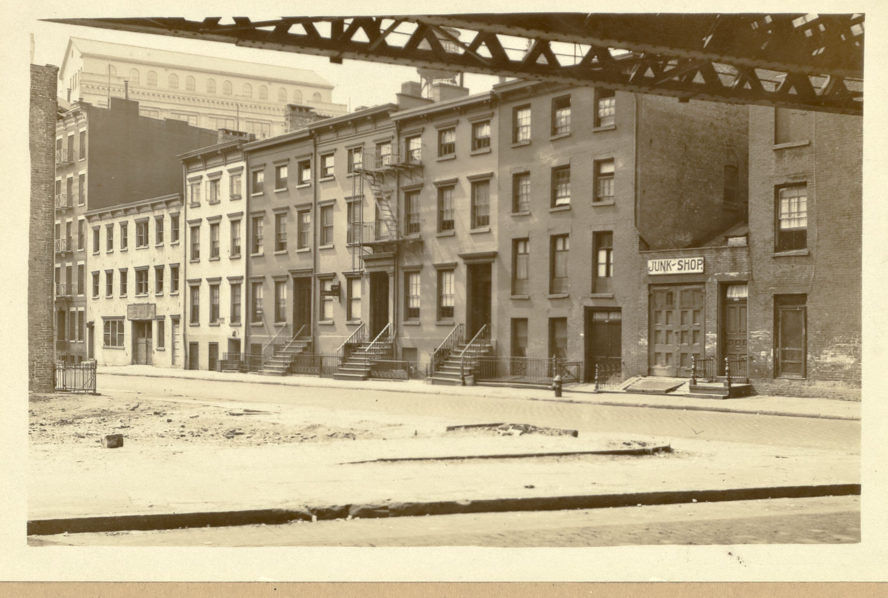 Manhattan: Bank Street - Greenwich Street