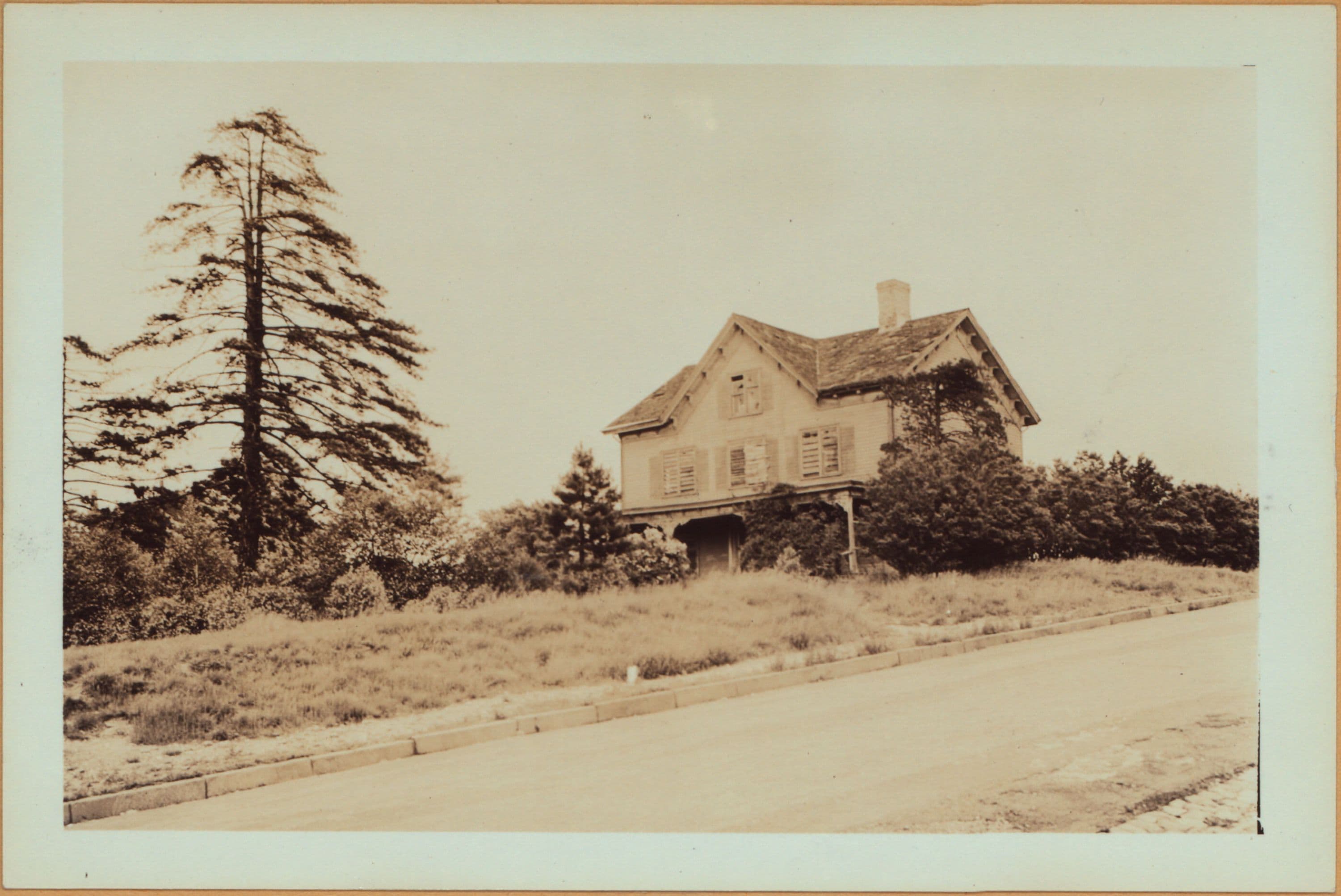 Richmond: Austin Place - Victory Boulevard