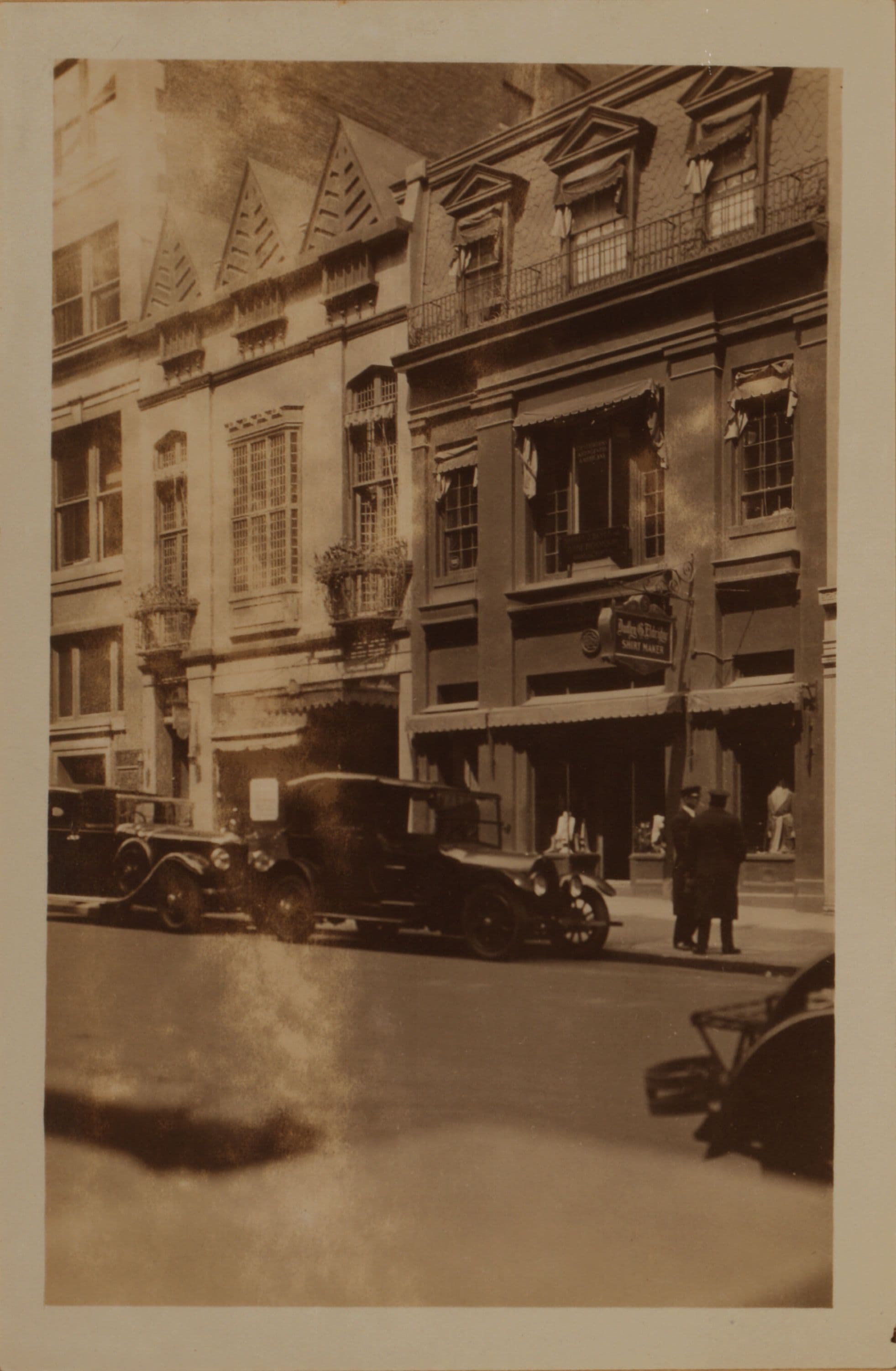 Manhattan: 52nd Street (East) - 5th Avenue
