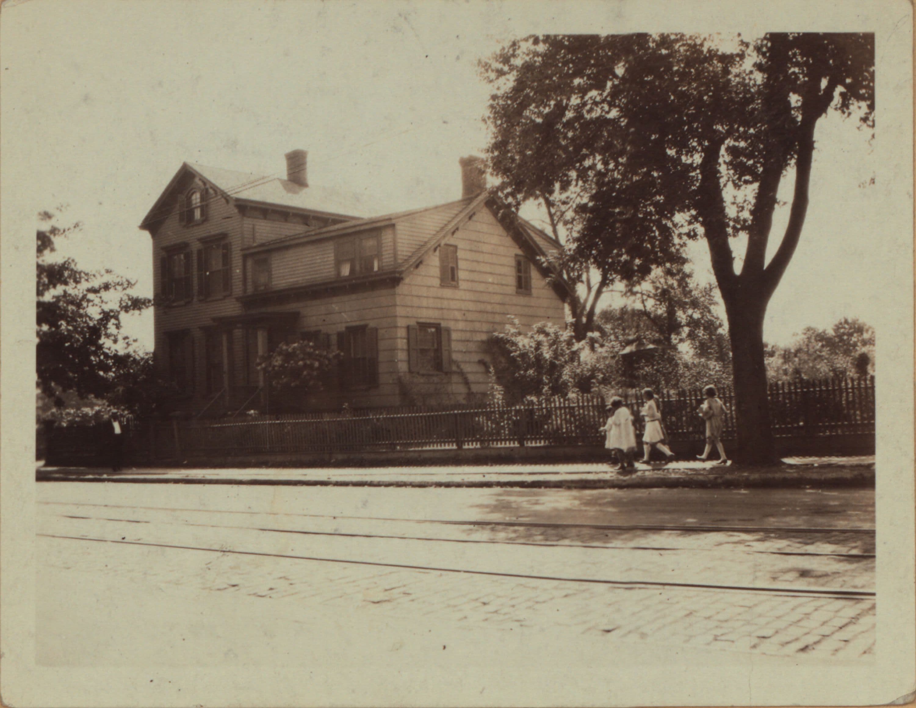 Queens: Jamaica Avenue - 168th Street