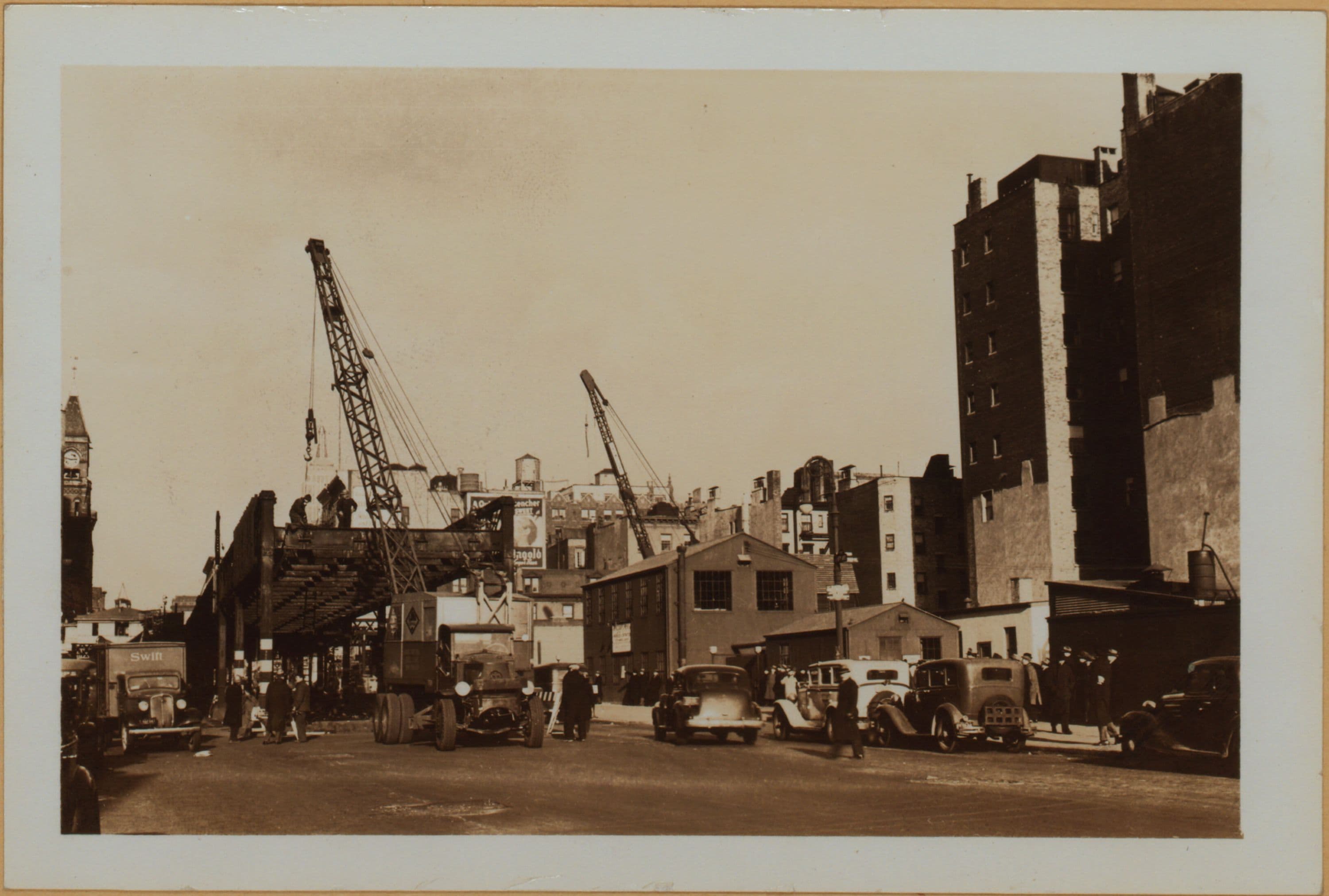Manhattan: 6th Avenue - Washington Place