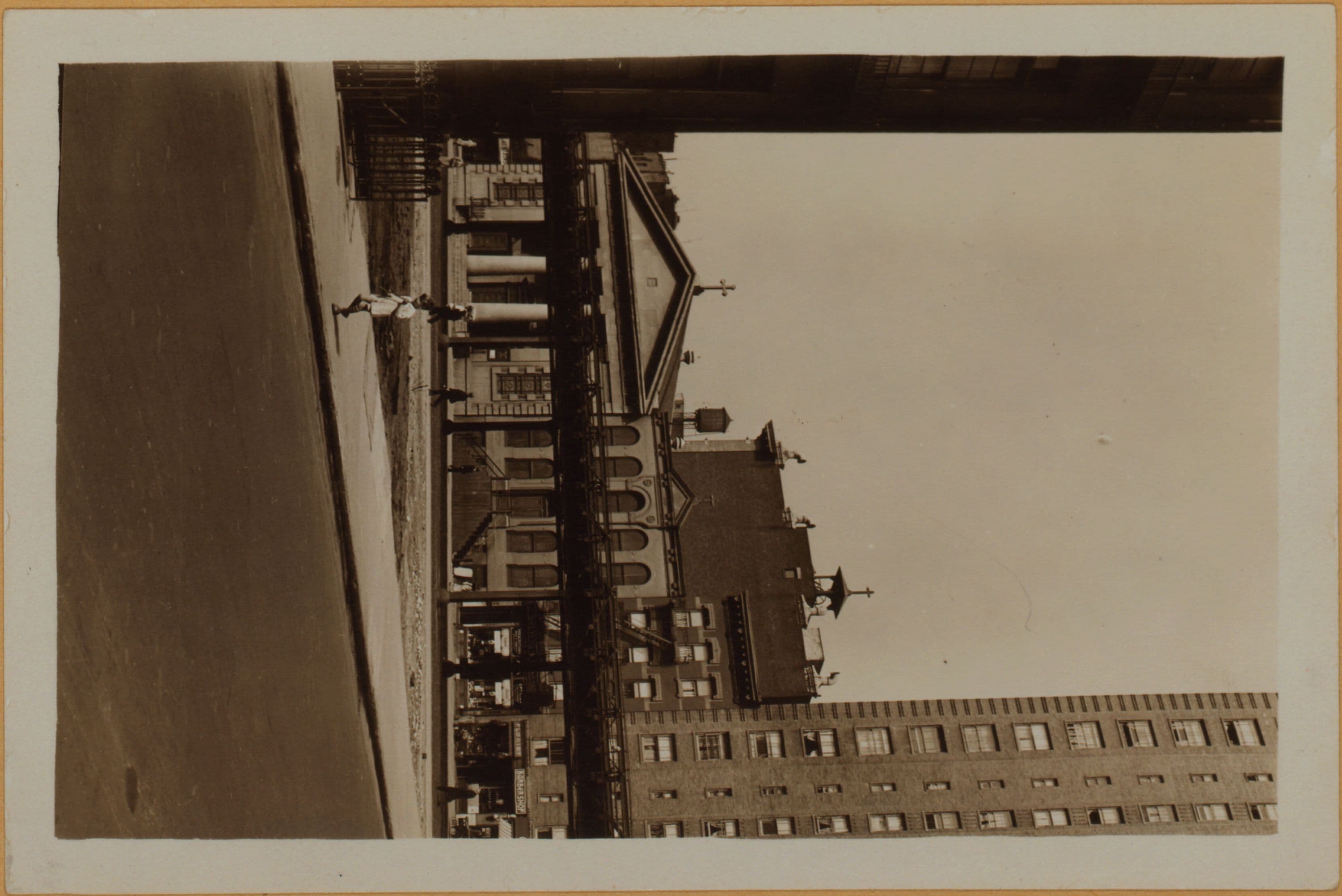 Manhattan: 6th Avenue - Washington Place