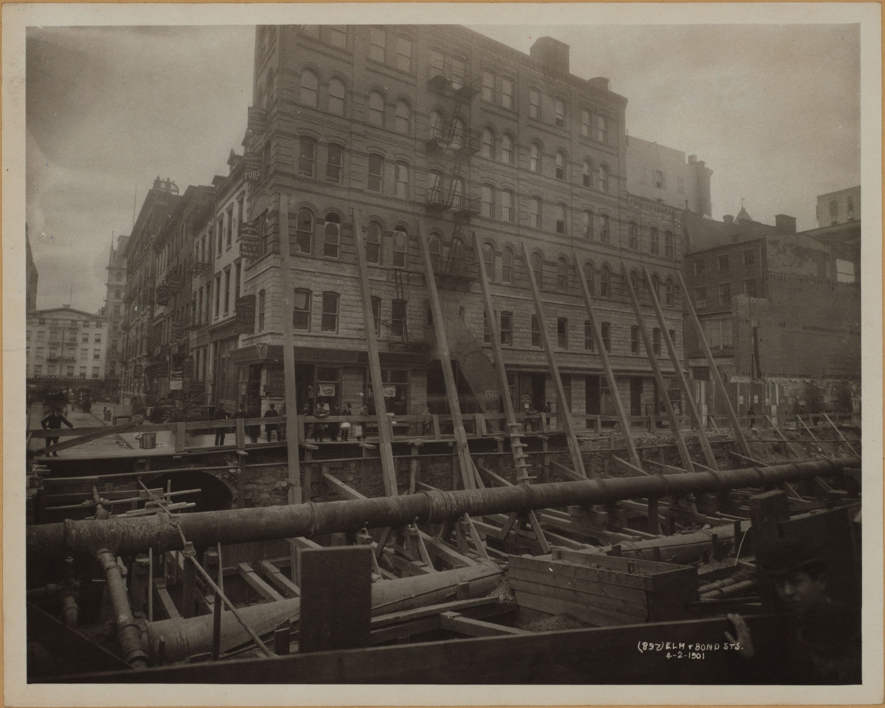 Manhattan: Lafayette Street - Bond Street