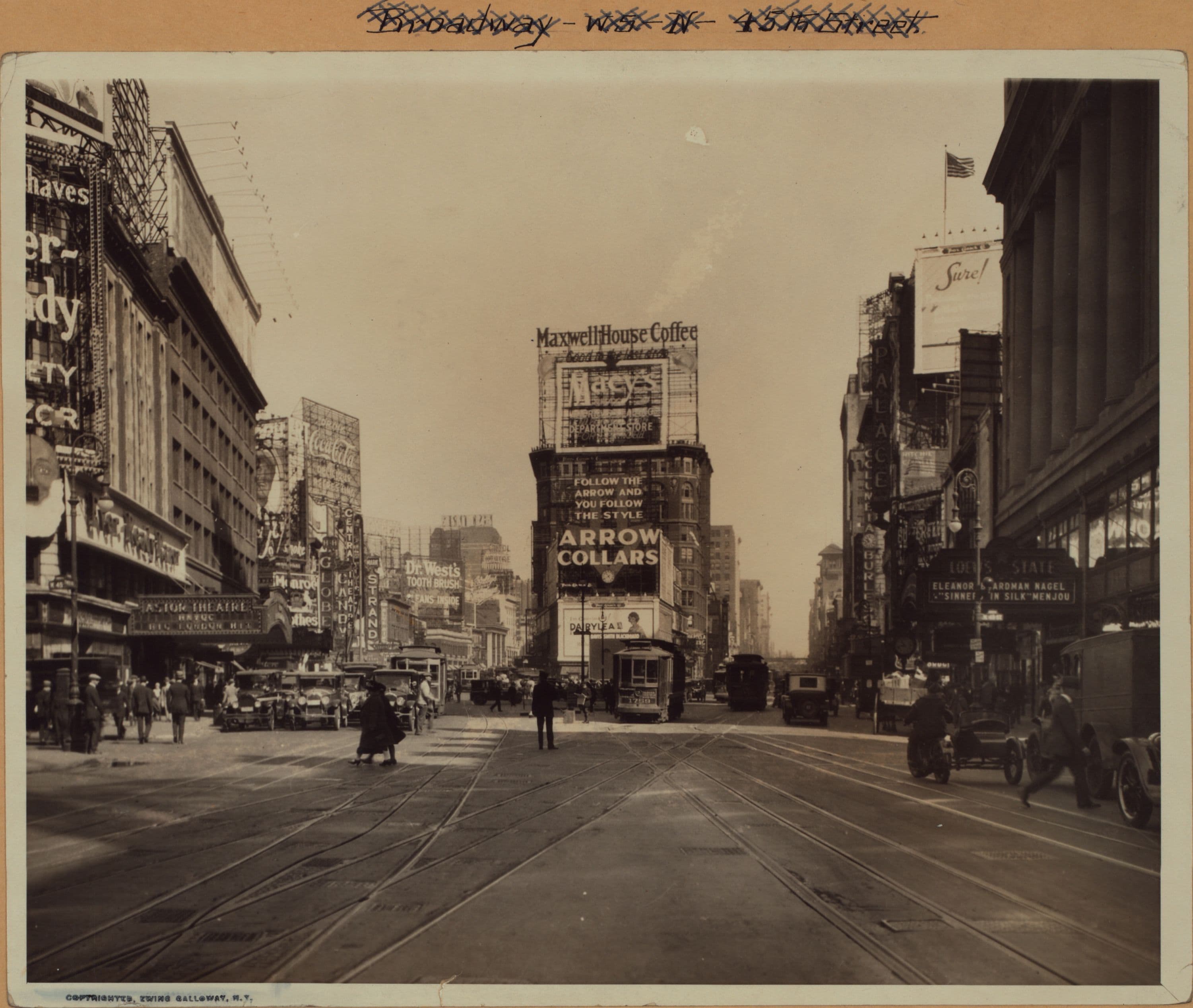 Manhattan: Broadway - 45th Street