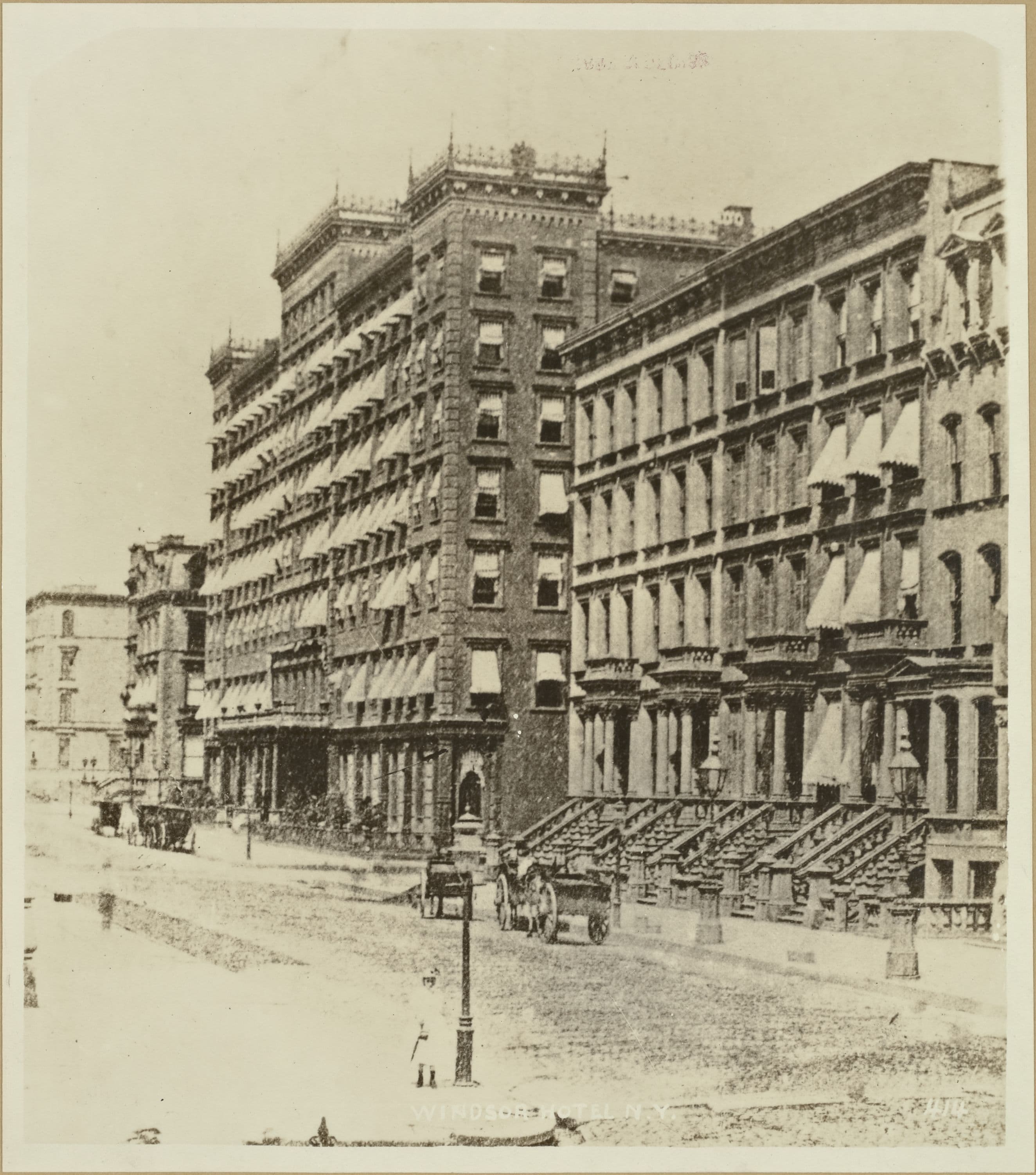 Manhattan: 5th Avenue - 46th Street