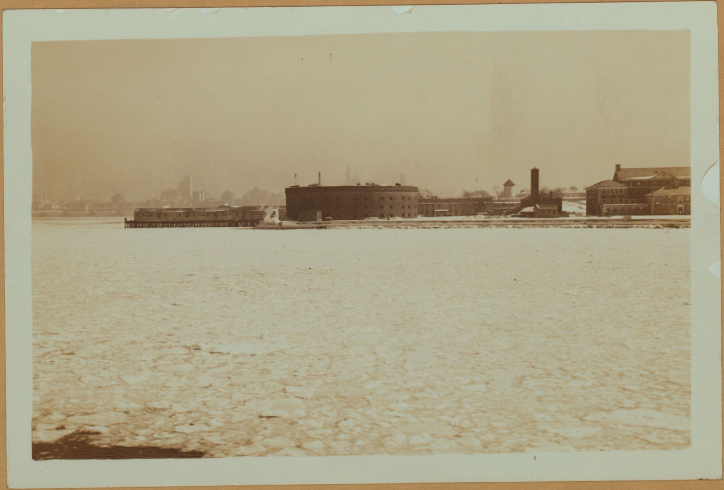 Islands - Governors Island - Castle William.