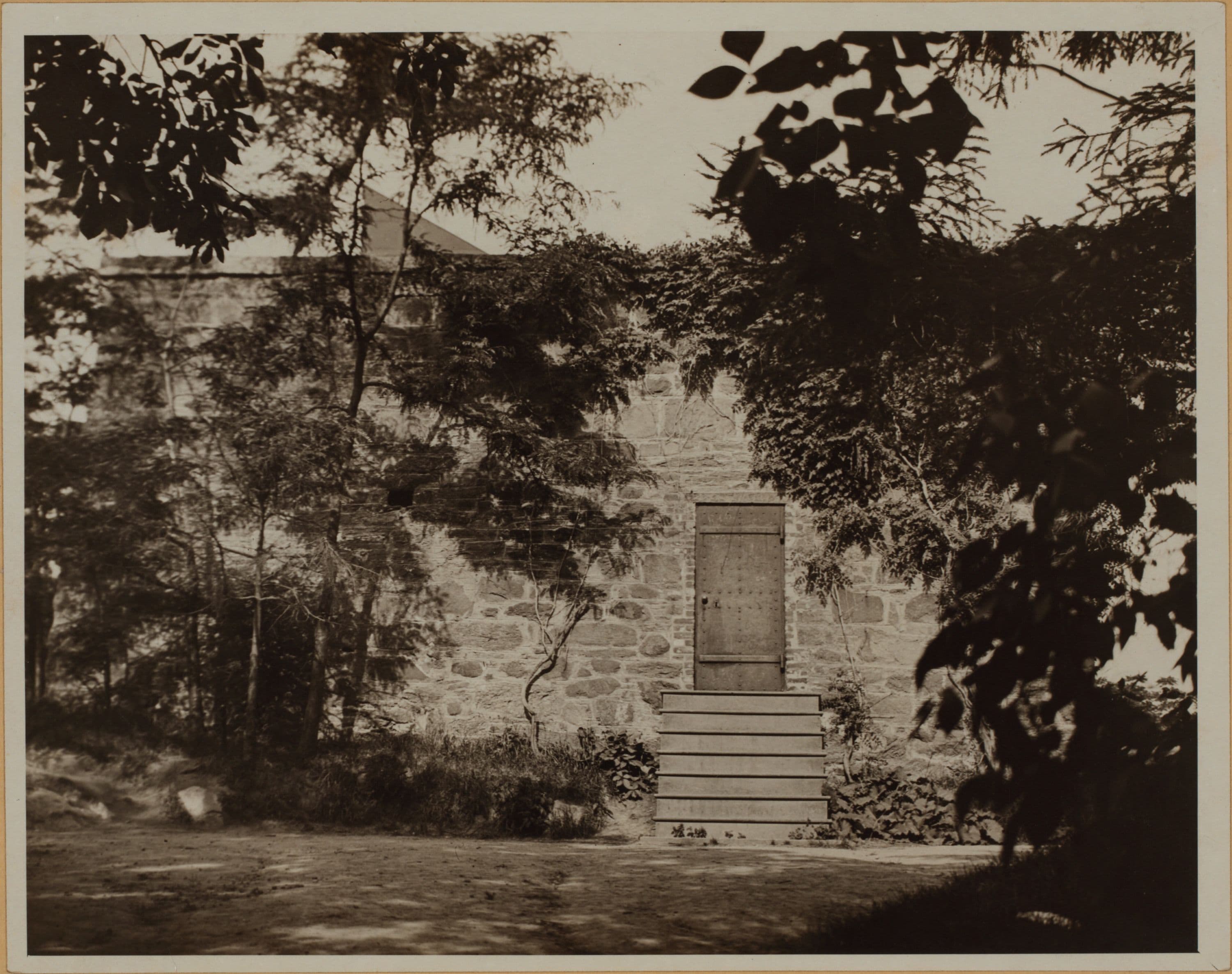 Manhattan: Central Park - Fort Black House.