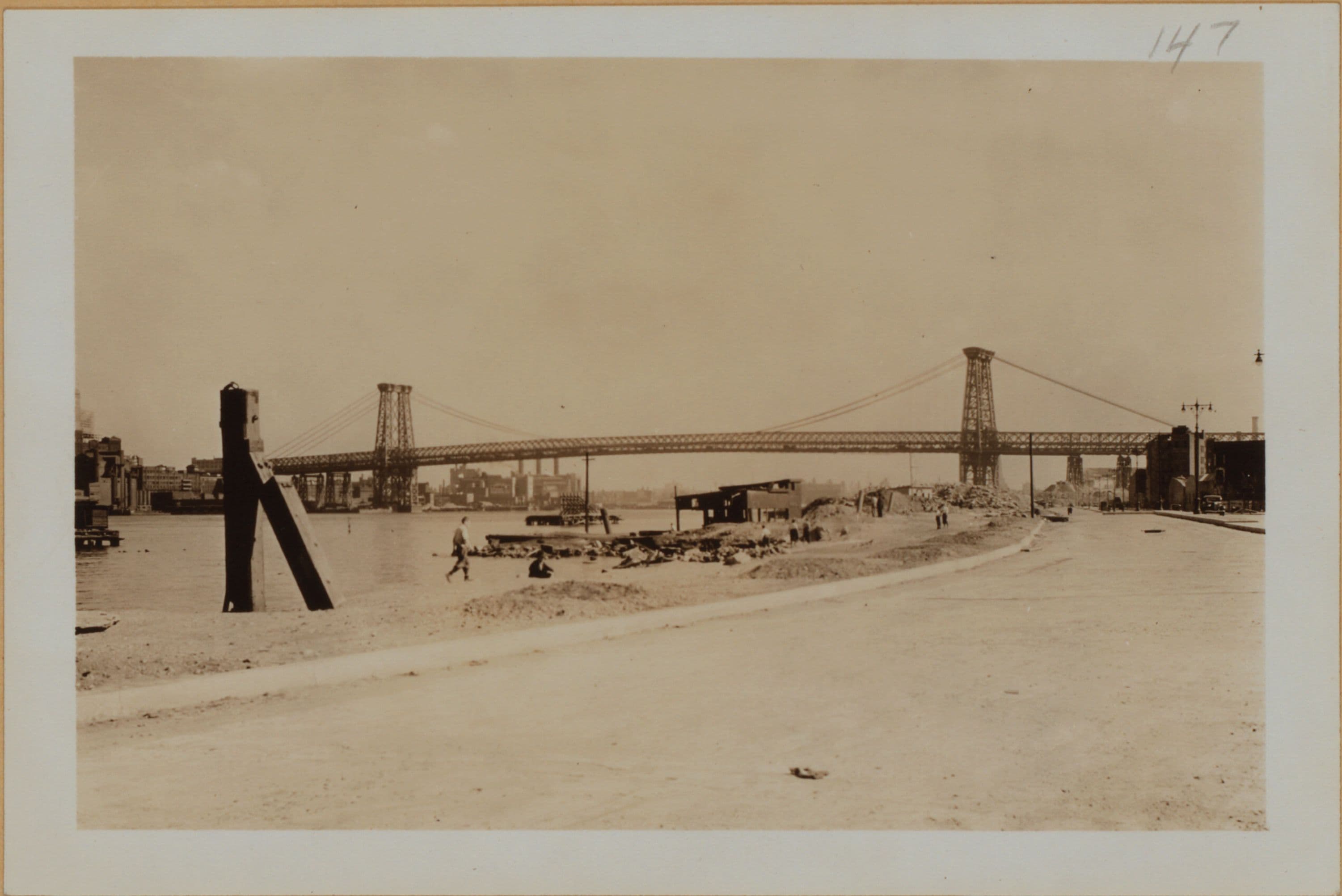 Manhattan: East River Drive - 8th Street (East)