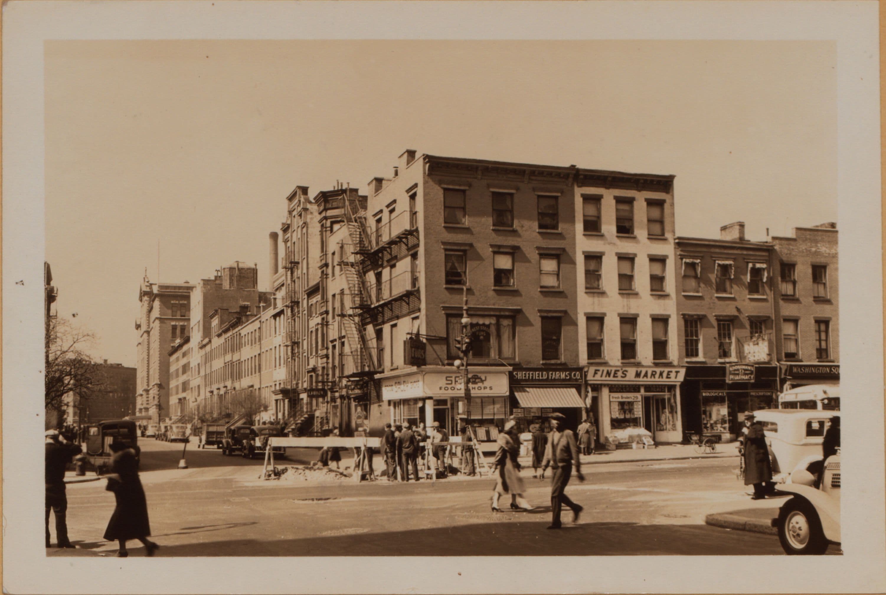 Manhattan: 11th Street - 6th Avenue