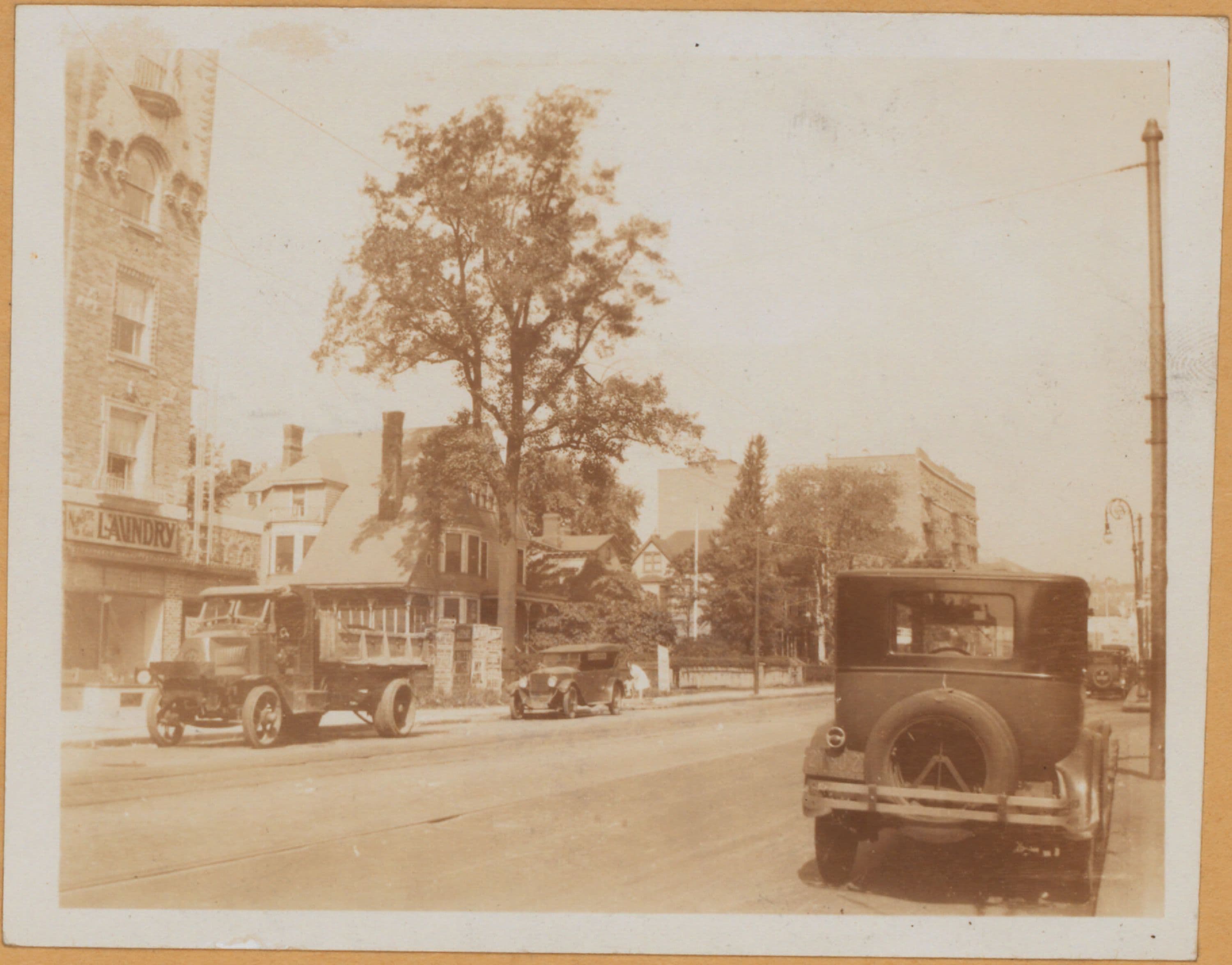 Brooklyn: Flatbush Avenue - No. 662.