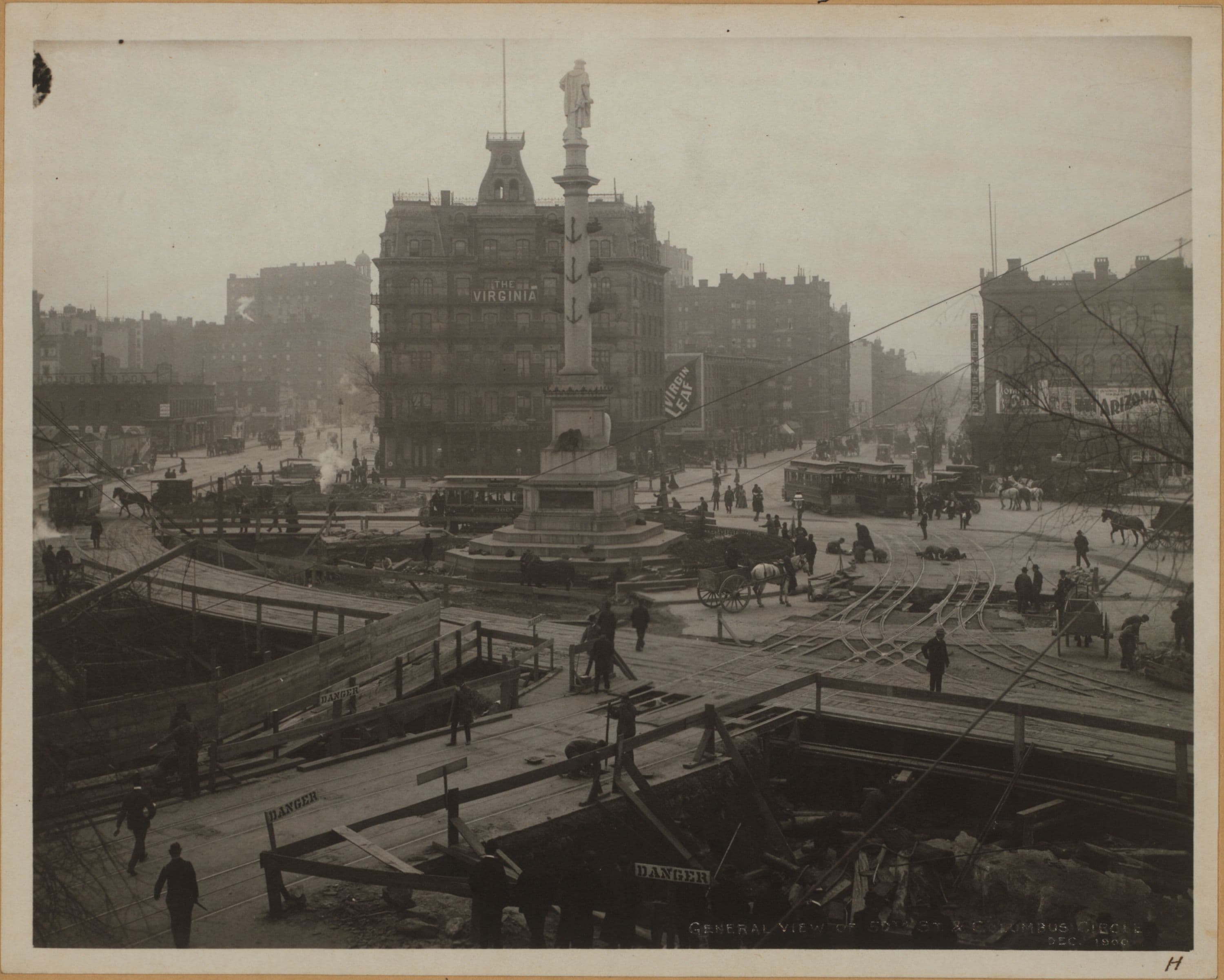 Manhattan: Columbus Circle - Broadway - 8th Avenue.