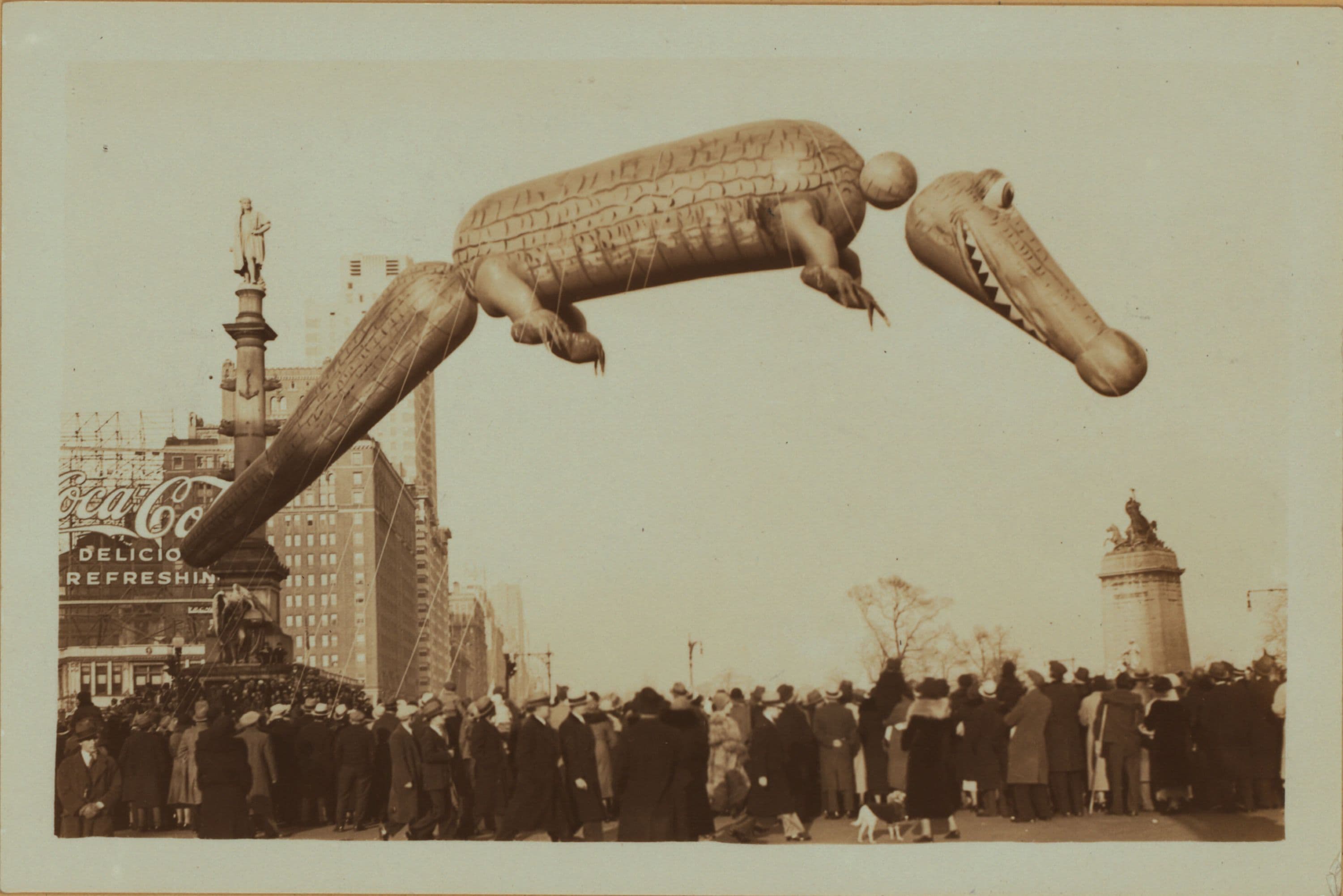 Celebrations - Parades - Municipal events - Macy's Thanksgiving Parade, No. 1-3., 1932
