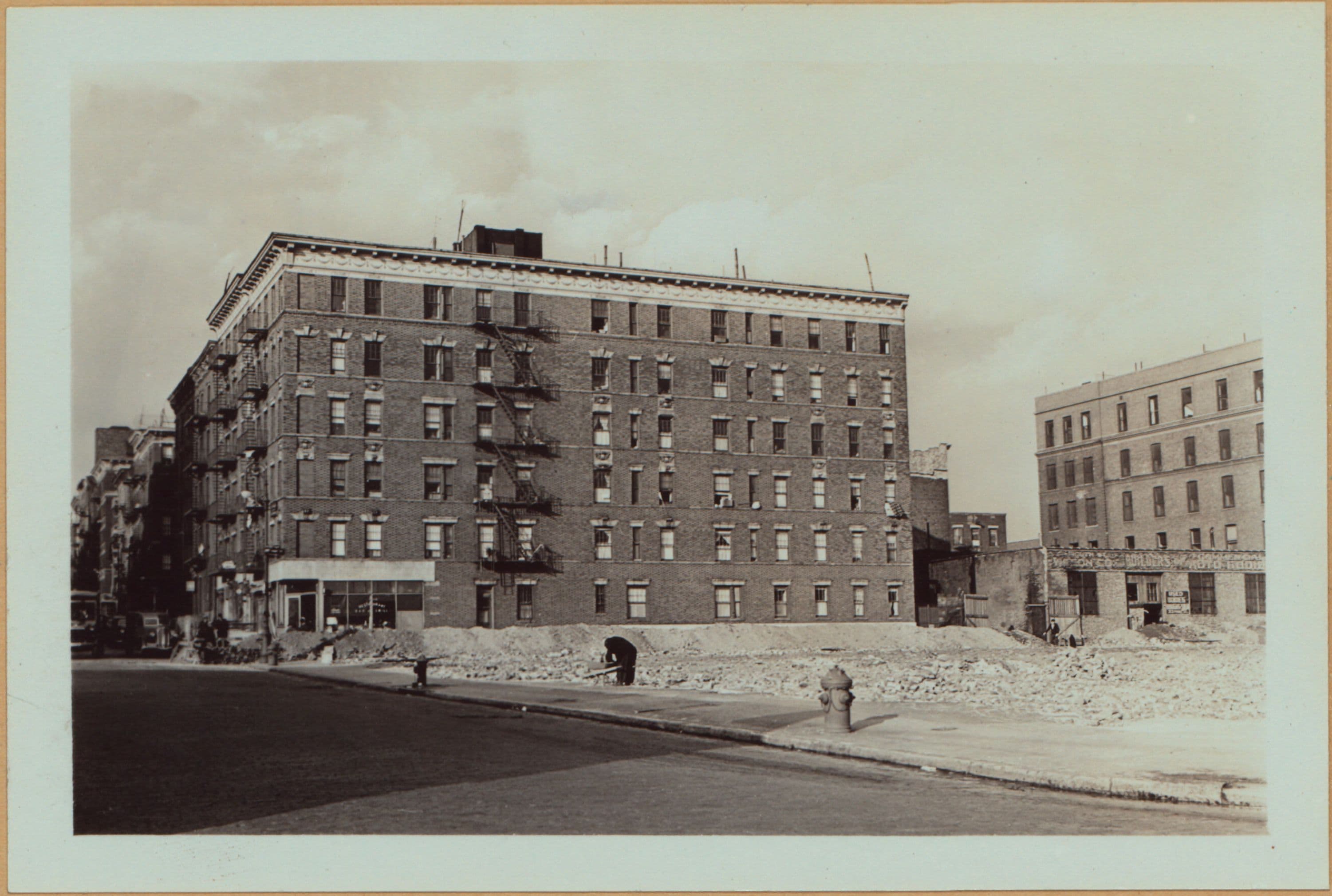 Manhattan: Montgomery Street - Front Street
