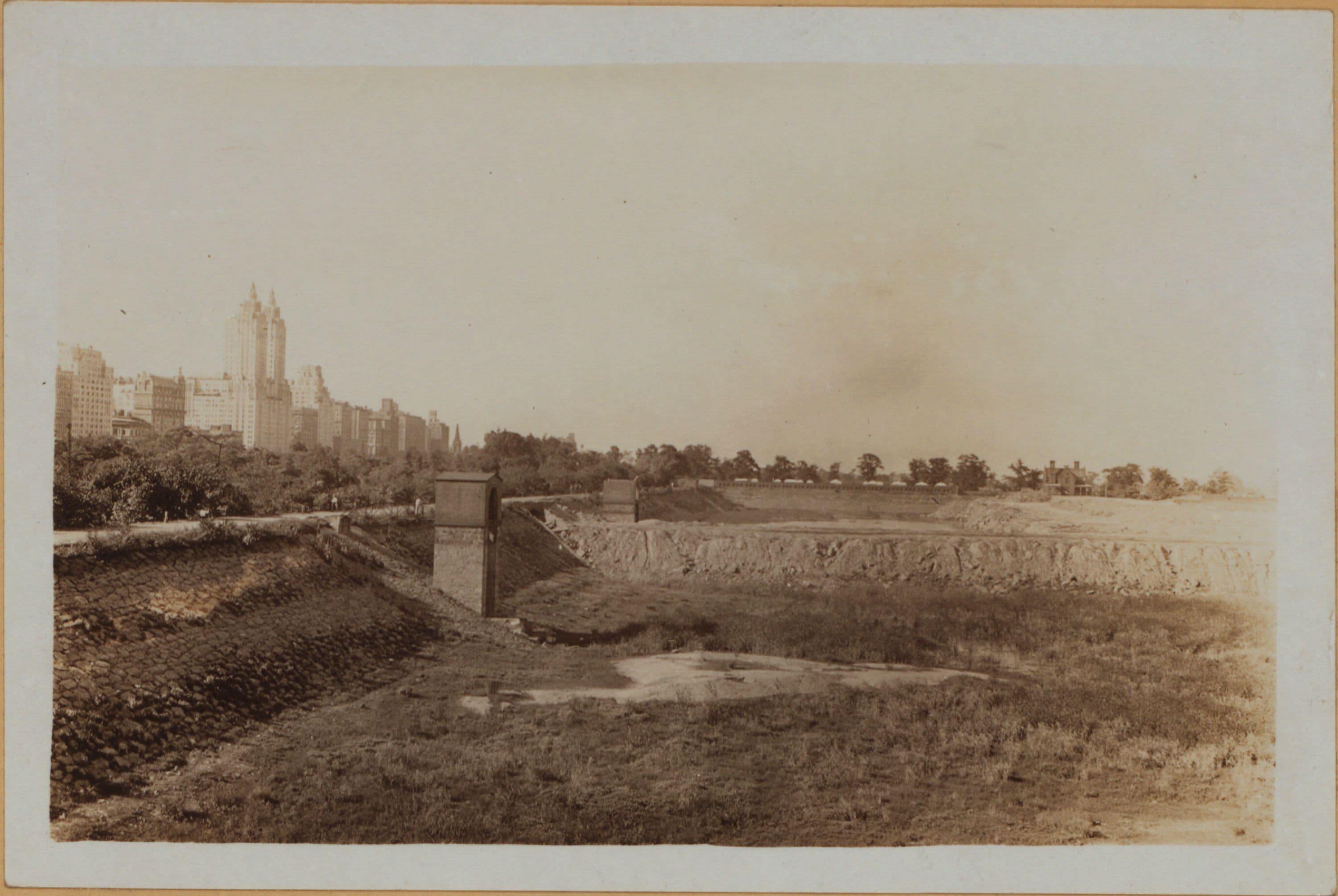 Manhattan: Central Park - Reservoirs - Lower reservoir.
