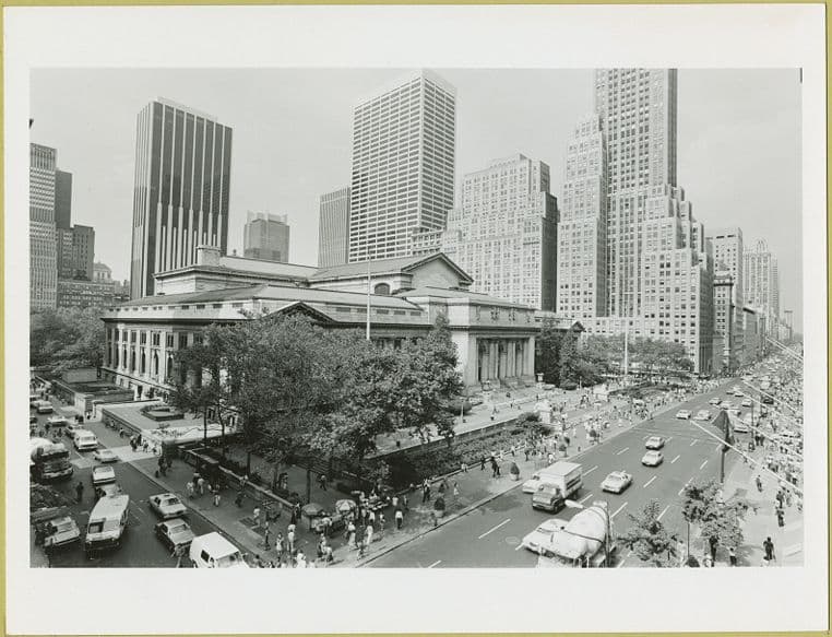 Fifth Avenue - 40th Street - 42nd Street, west side