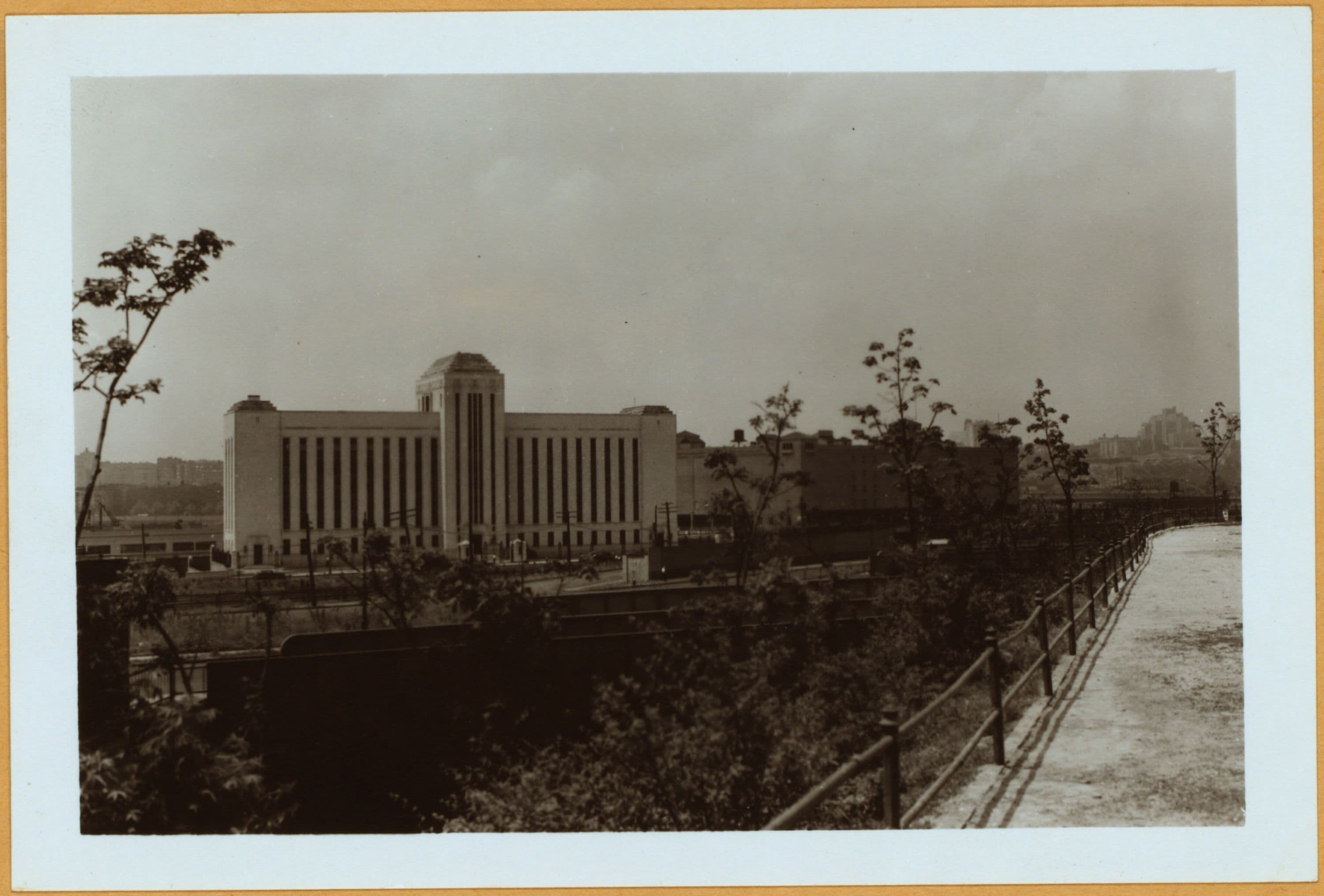 Bronx: River Avenue - 150th Street (East)
