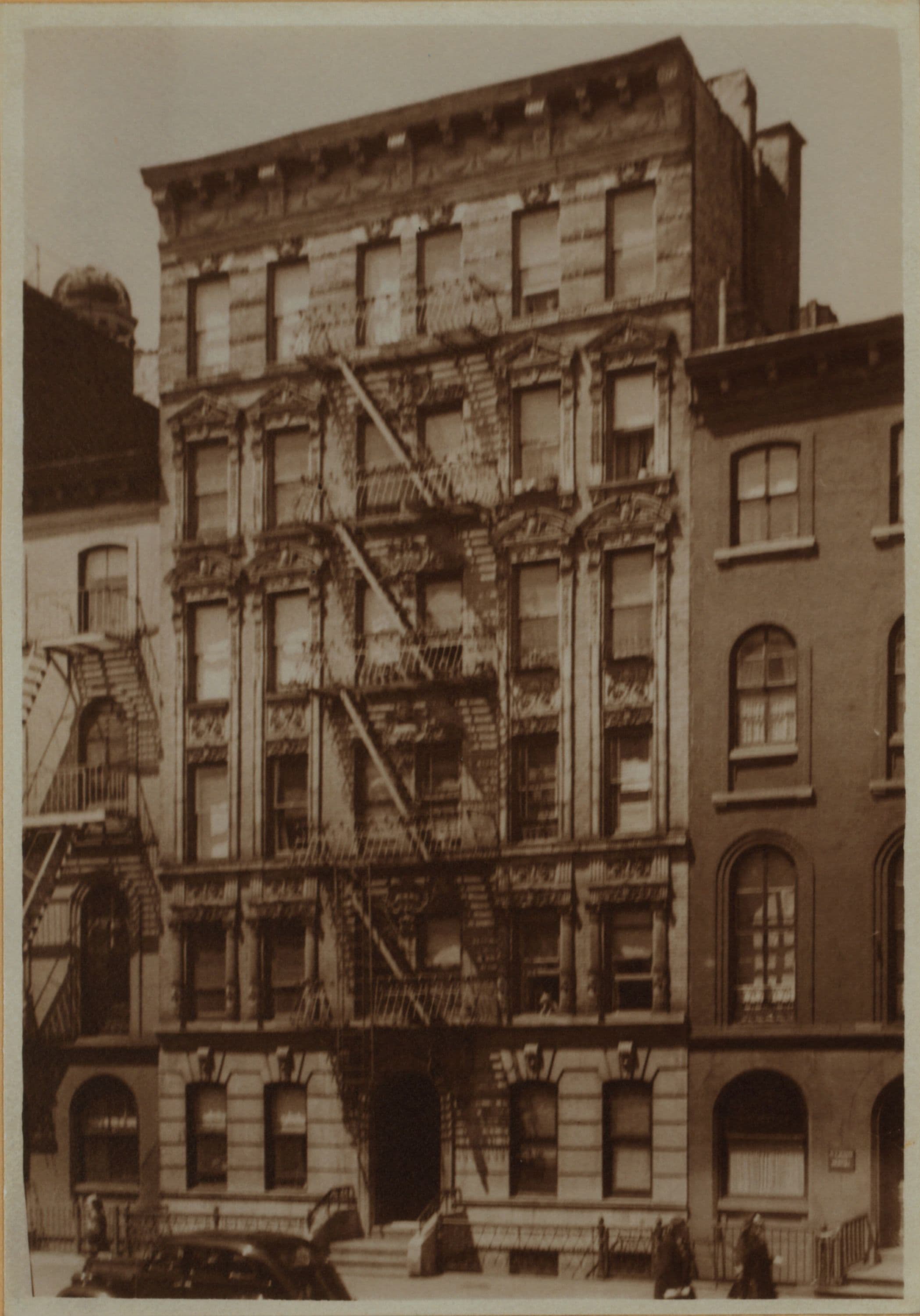 Manhattan: 2nd Ave. - 18th St. E.